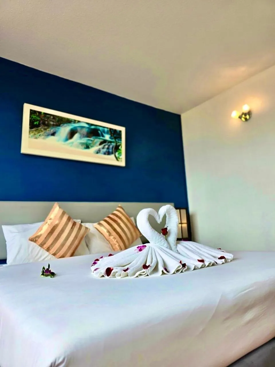 Bed in ON Hotel Phuket - SHA