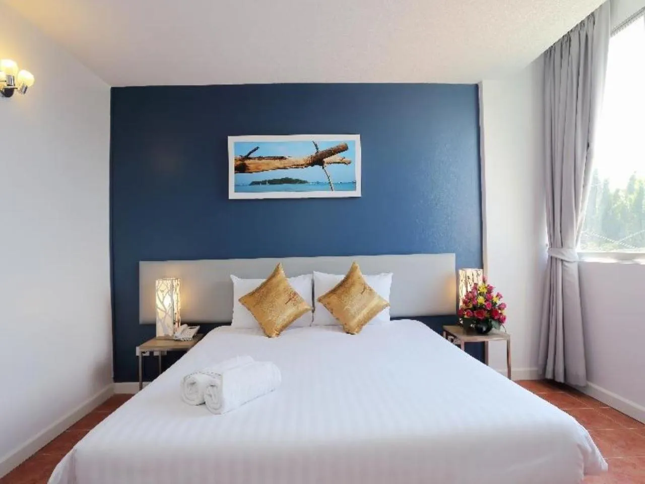 Bed in ON Hotel Phuket - SHA