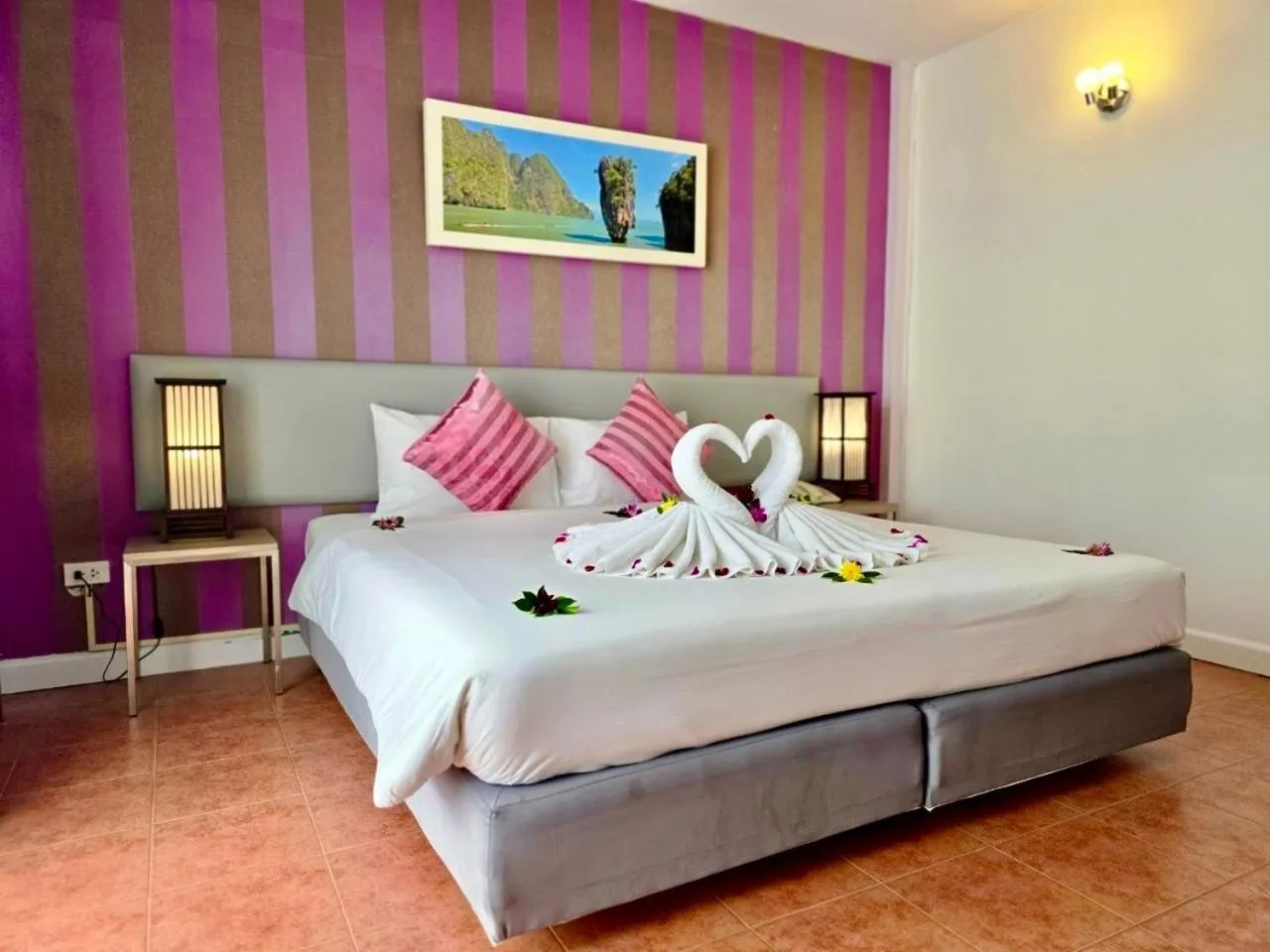 Bed in ON Hotel Phuket - SHA