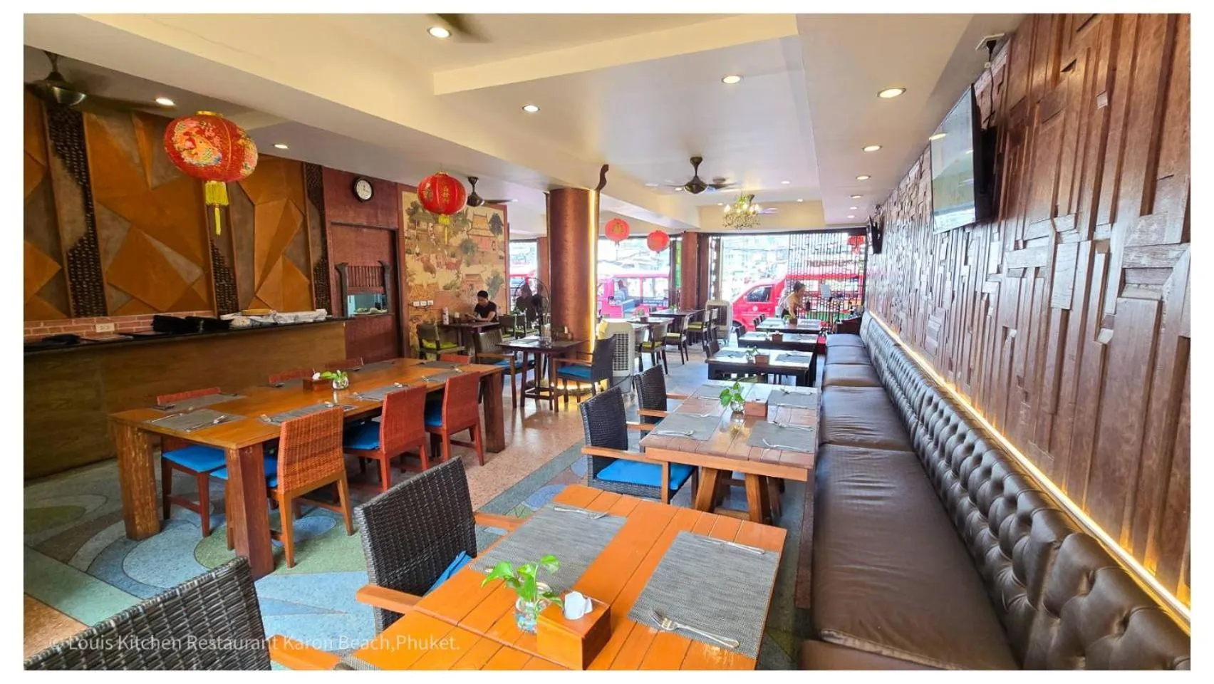 Restaurant/places to eat in ON Hotel Phuket - SHA