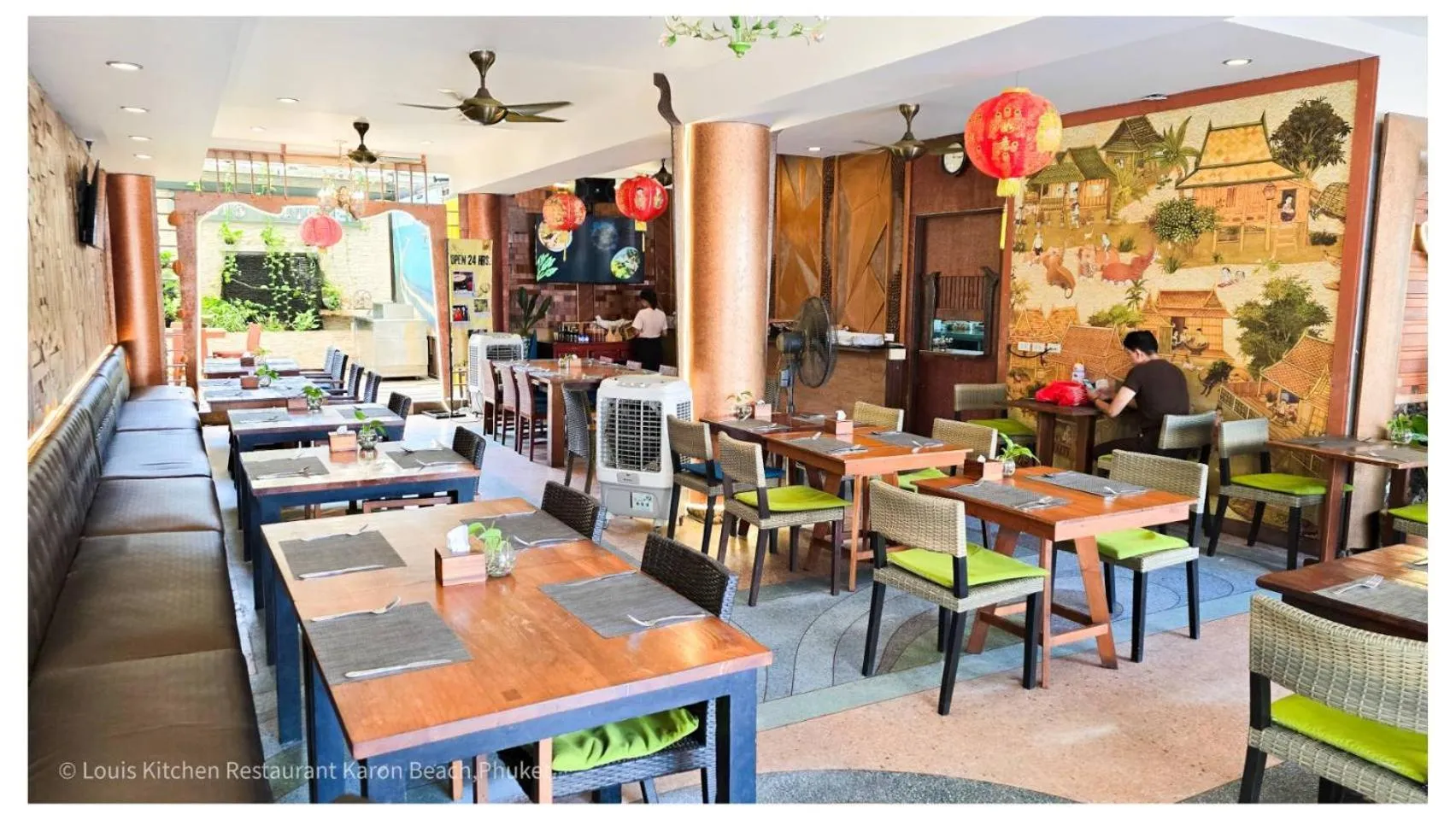Restaurant/places to eat in ON Hotel Phuket - SHA