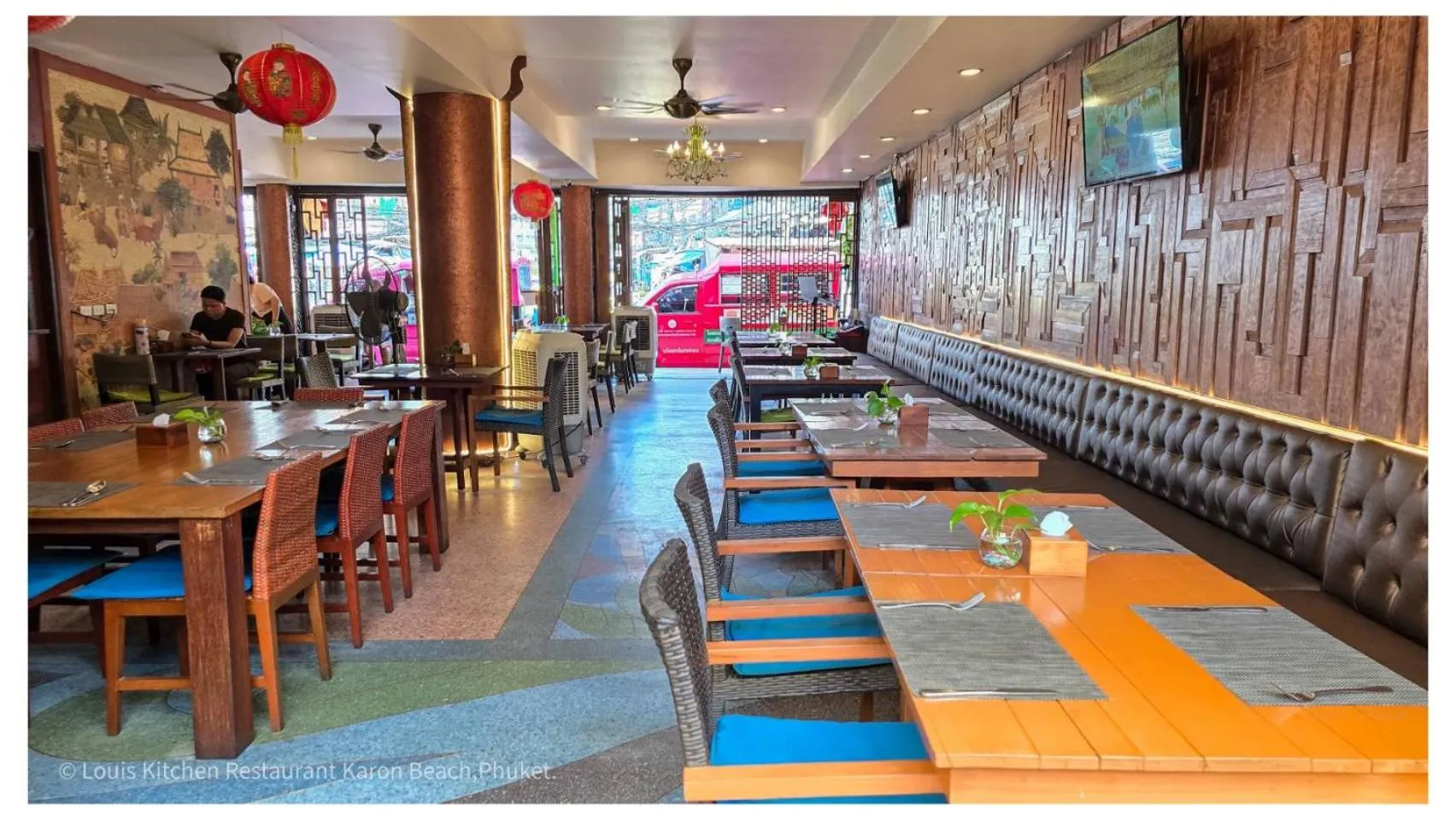 Restaurant/places to eat in ON Hotel Phuket - SHA