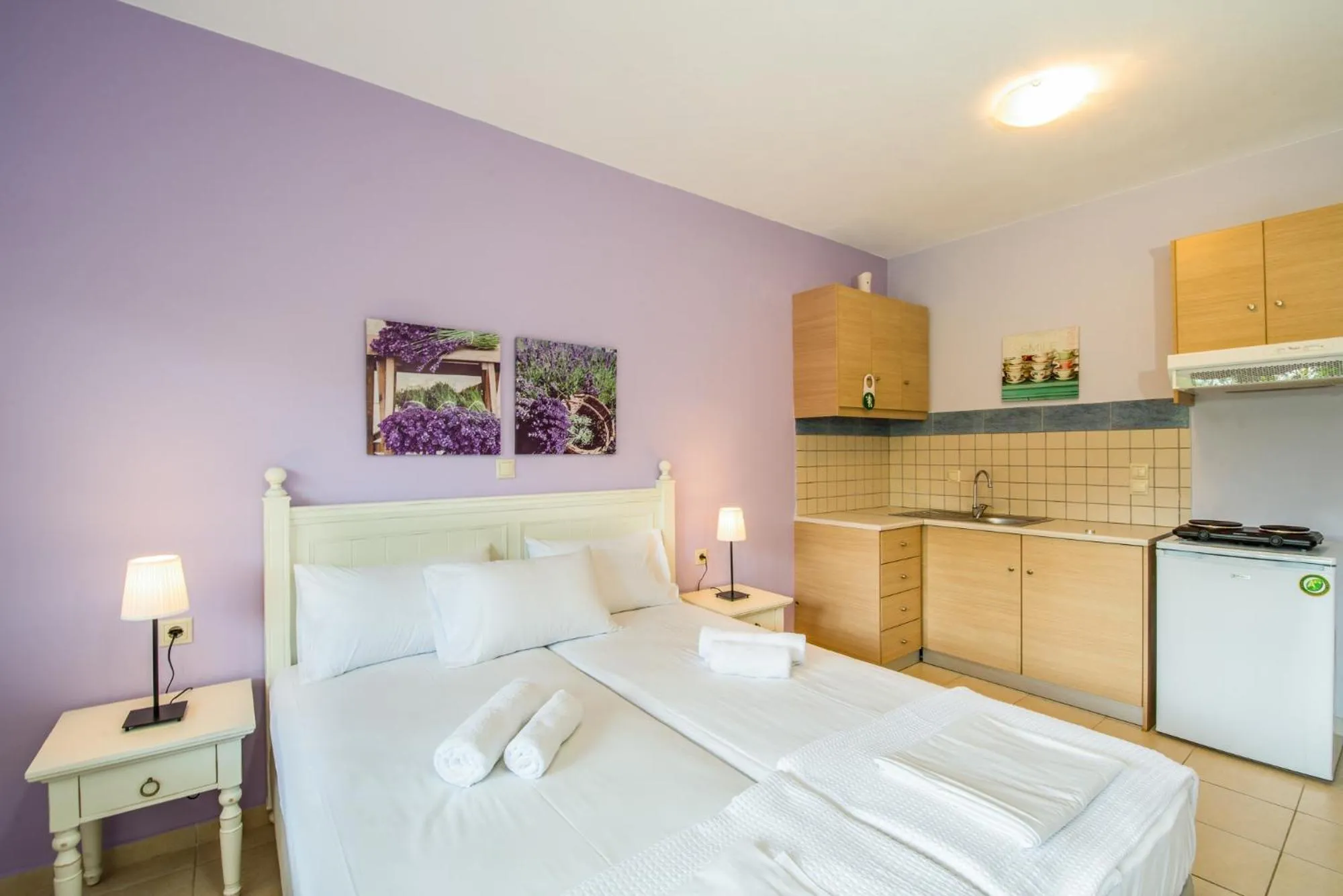 Photo of the whole room, Bed in Stamatakis Boutique Studios