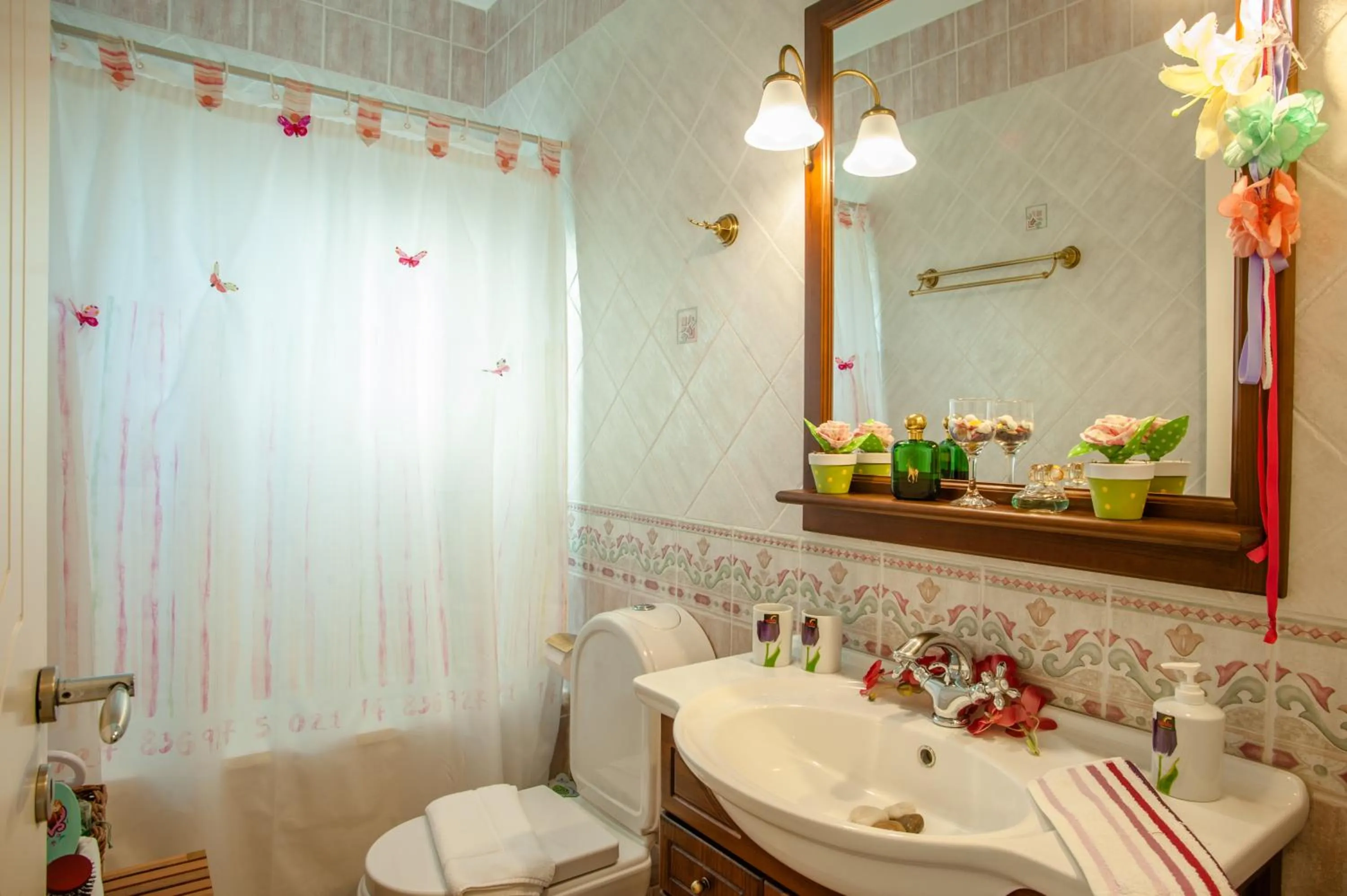 Bathroom in Stamatakis Boutique Studios