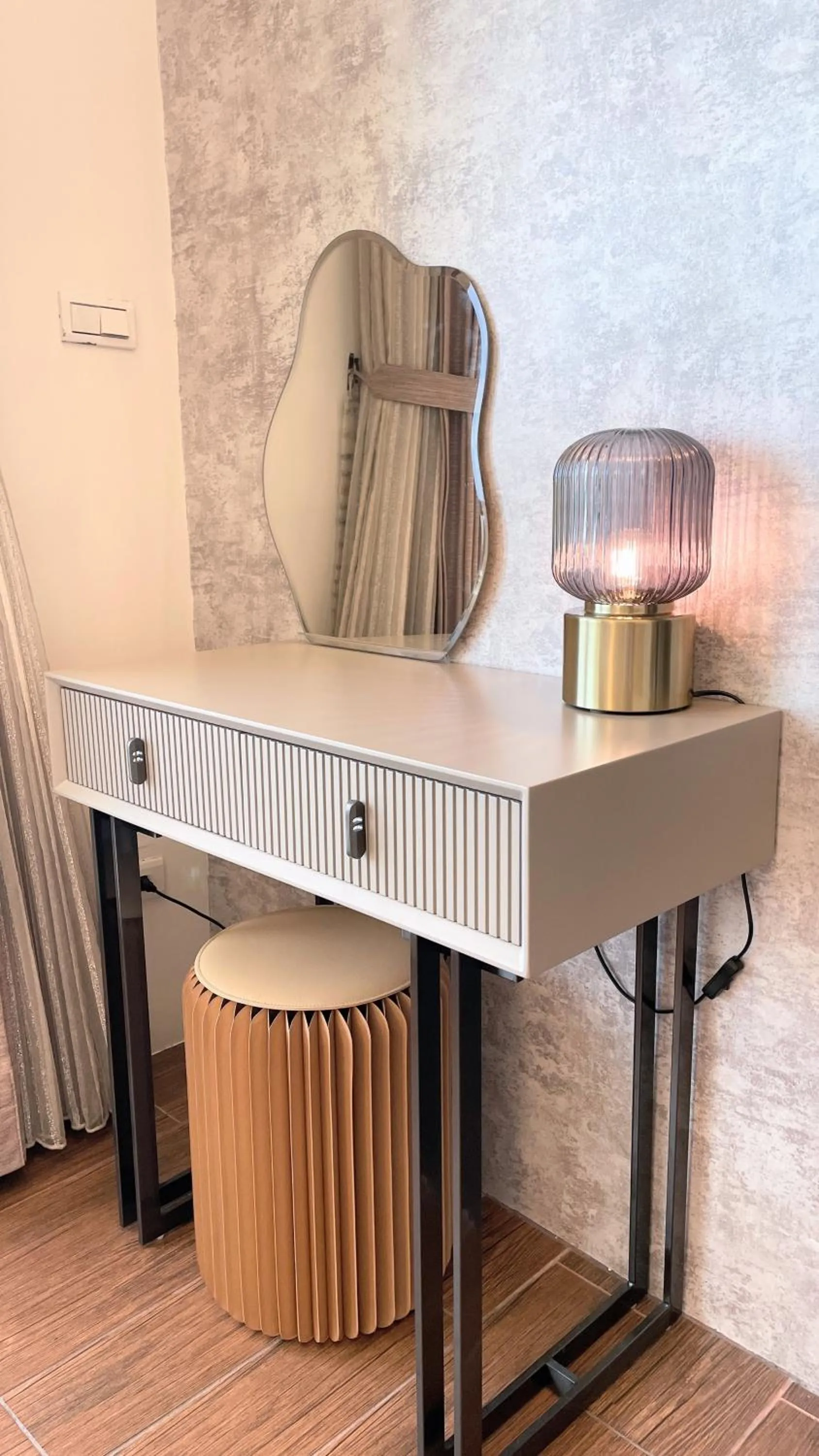 Bedroom in Angel Inn