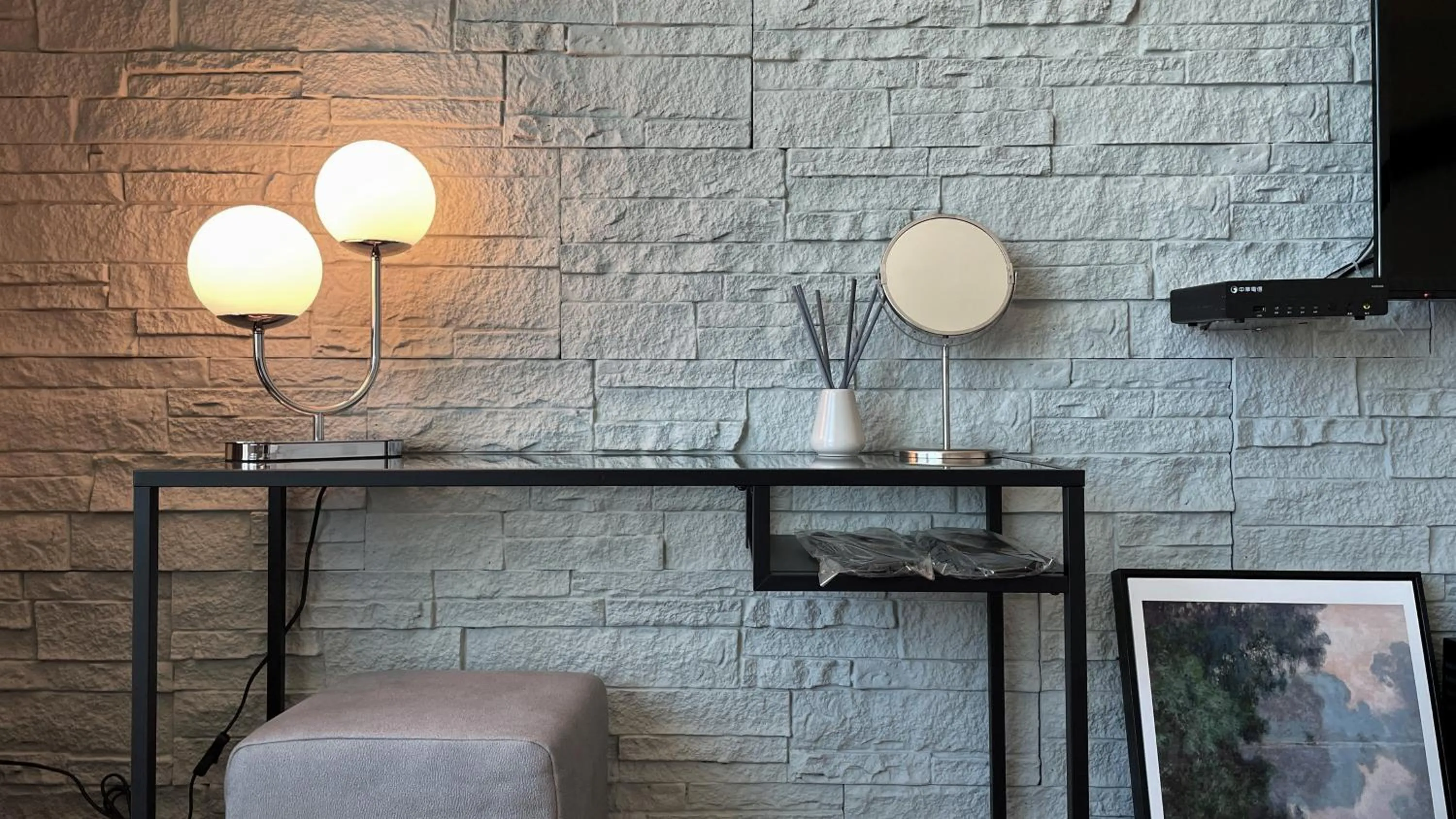 Bedroom in Angel Inn