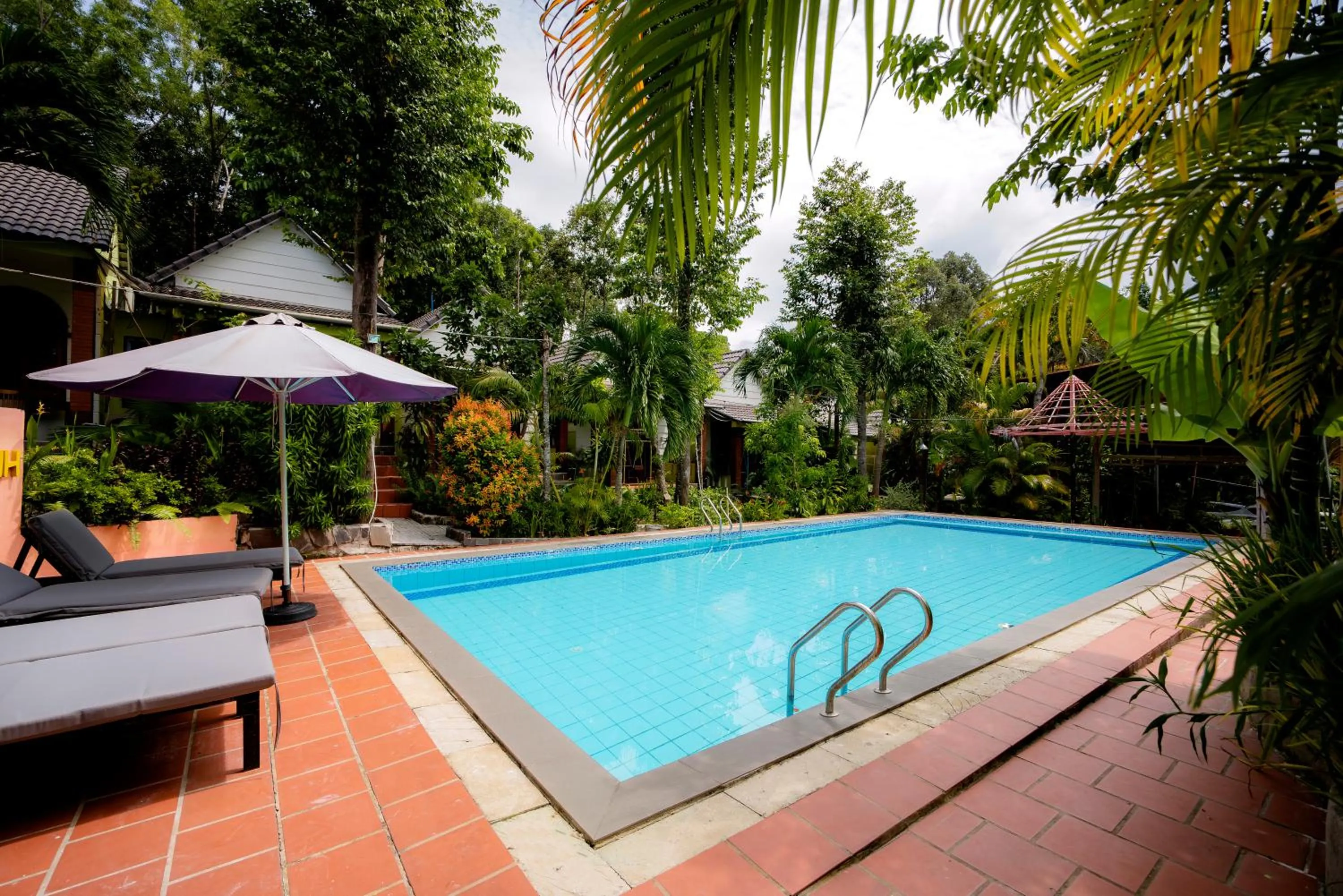 Swimming pool in Bungalow Mai Phuong Binh