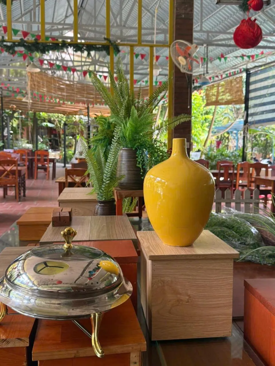 Restaurant/places to eat in Bungalow Mai Phuong Binh