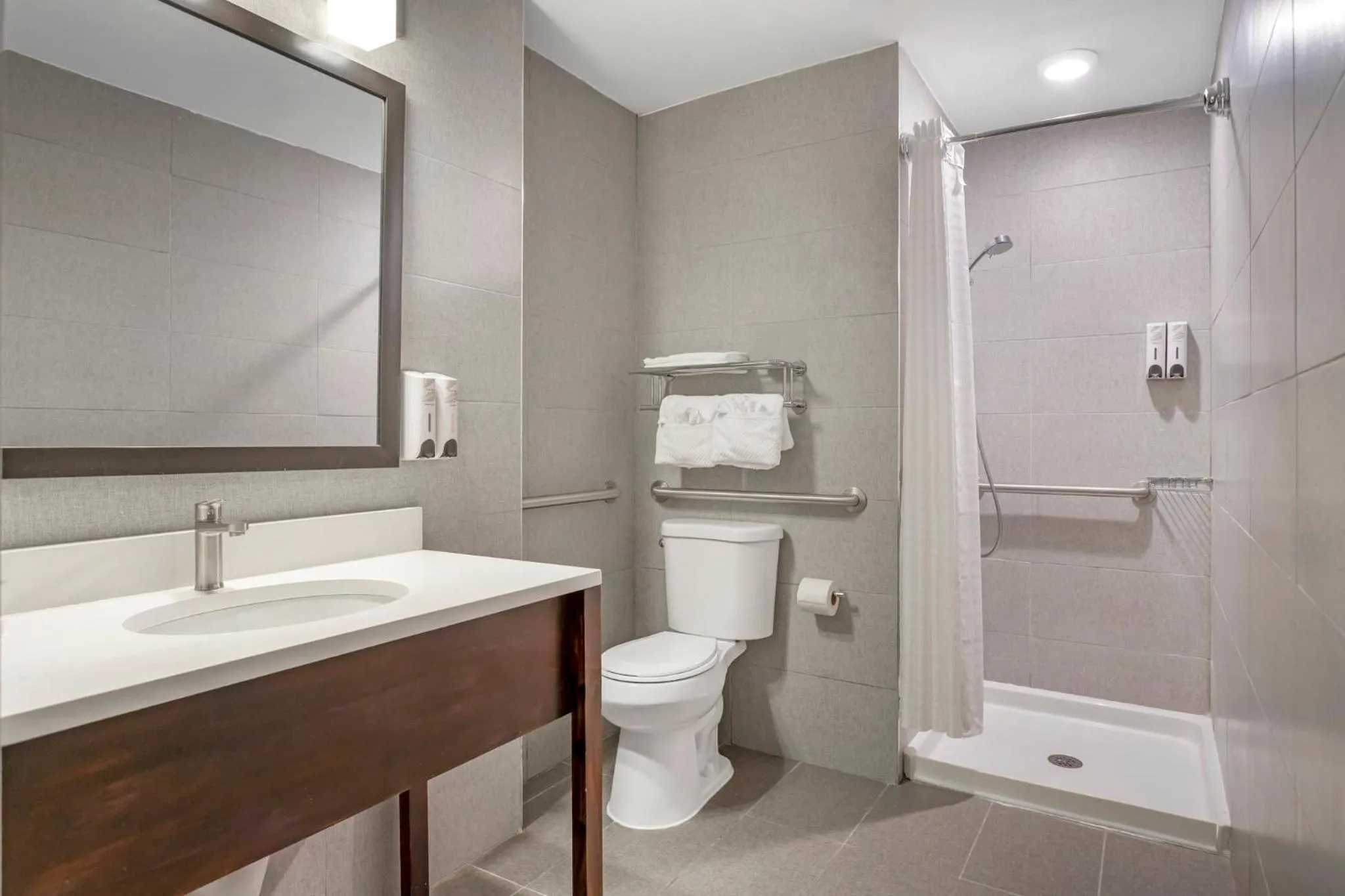 Bathroom in Red Roof PLUS Brooklyn - 3rd Ave