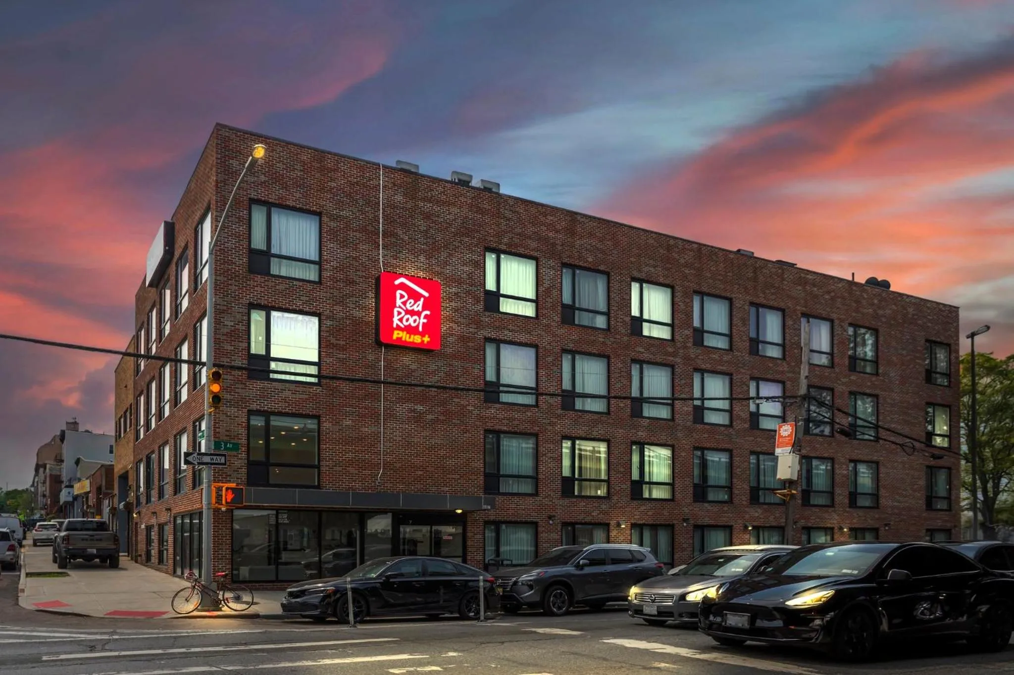 Facade/entrance in Red Roof PLUS Brooklyn - 3rd Ave