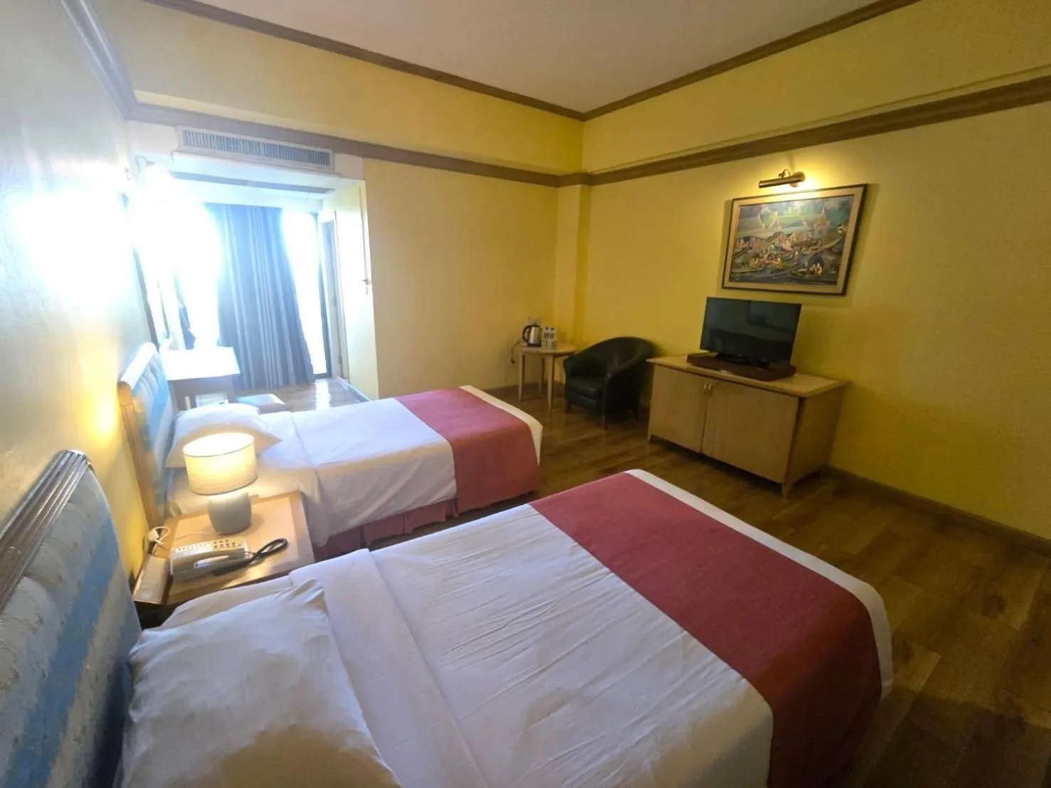 Photo of the whole room in Riverside Bangkok Hotel