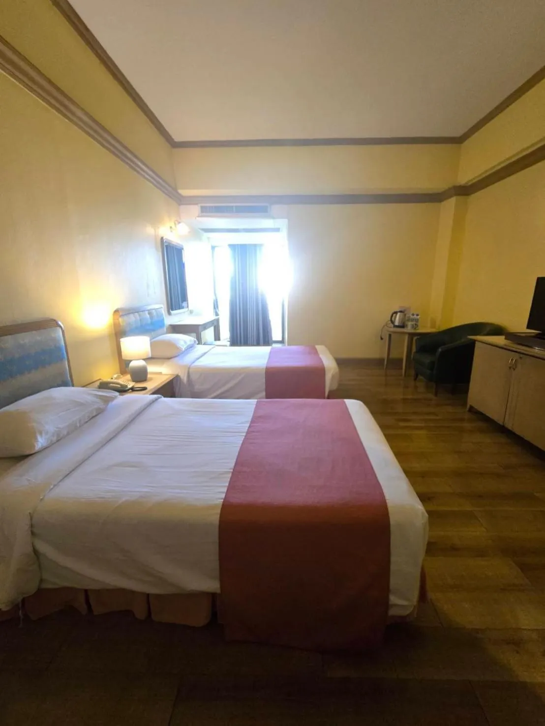 Photo of the whole room in Riverside Bangkok Hotel