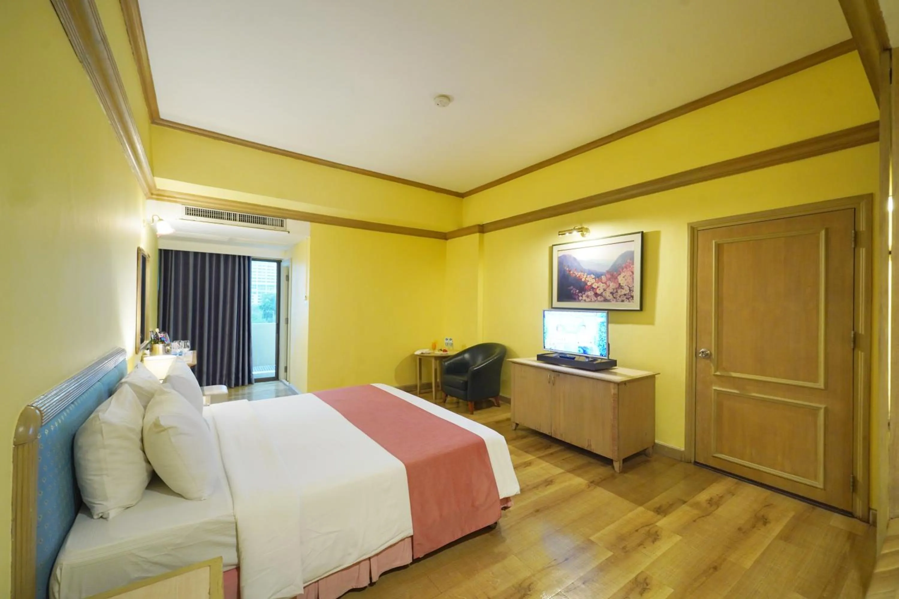 Bed in Riverside Bangkok Hotel