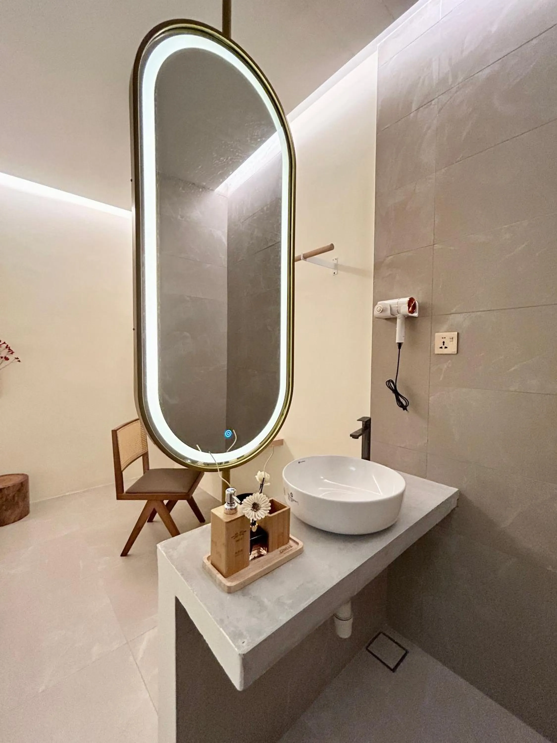 ONE18 Boutique Hotel