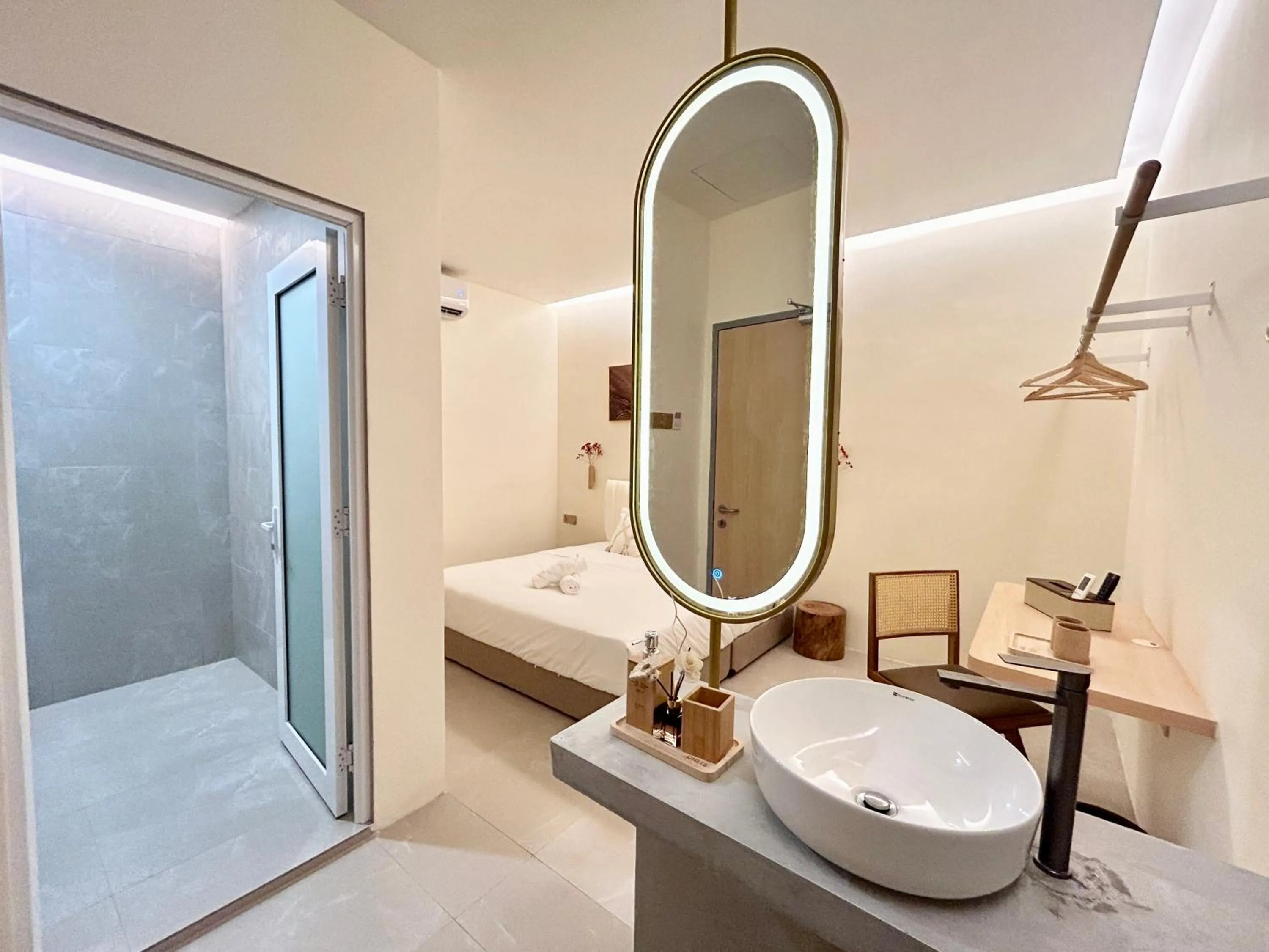 ONE18 Boutique Hotel