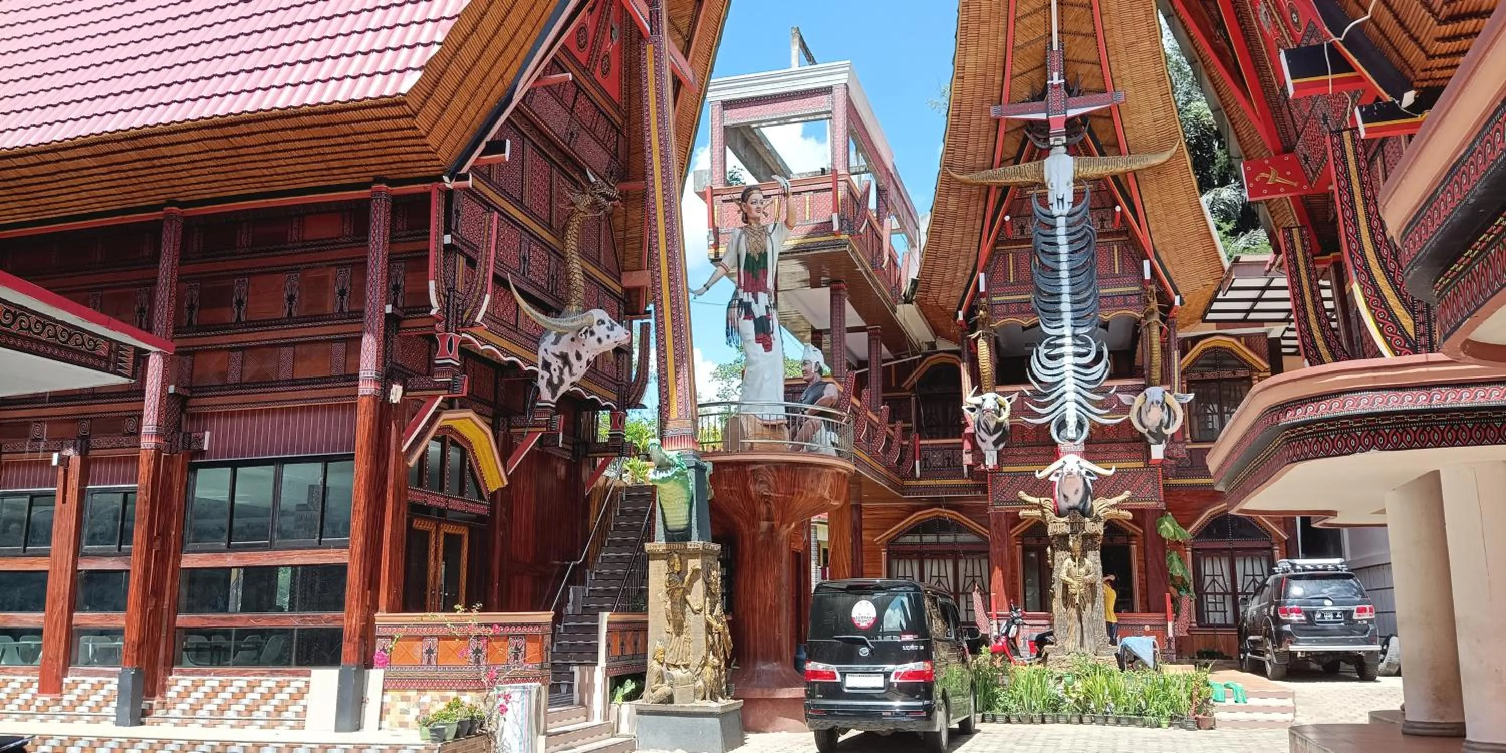 Property building in Hotel Lallangan