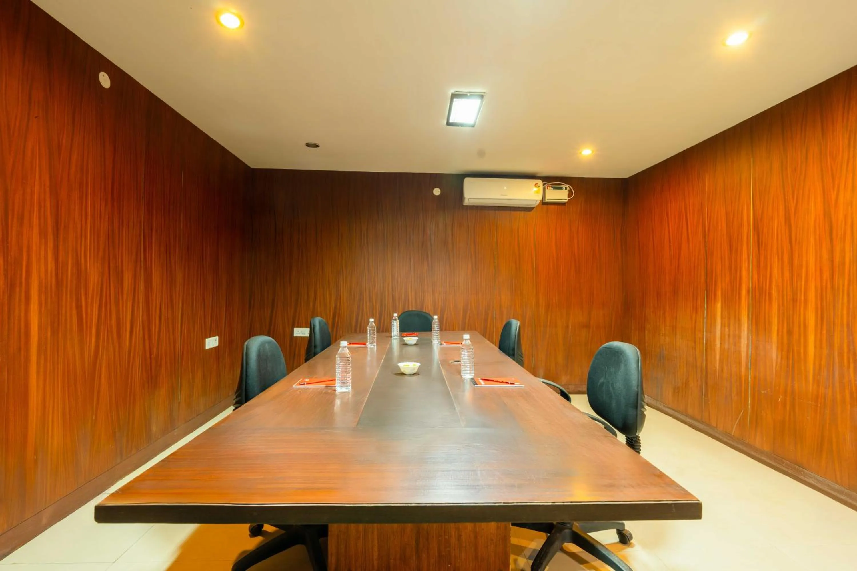 Banquet/Function facilities in Treebo Ivory White Inn