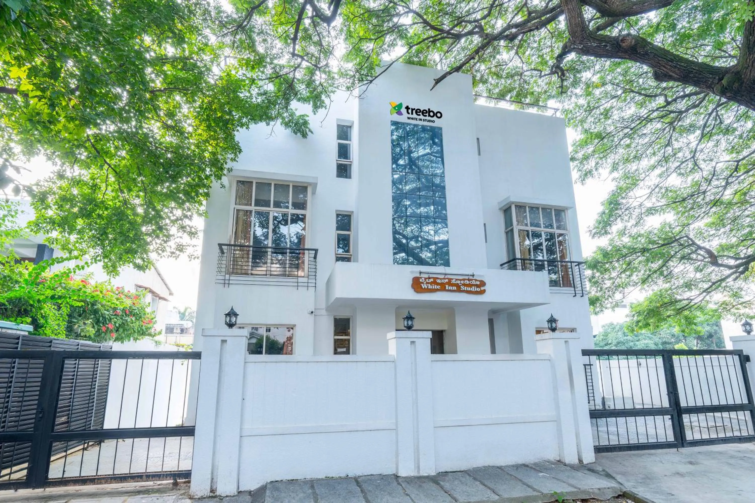 Property building in Treebo Ivory White Inn