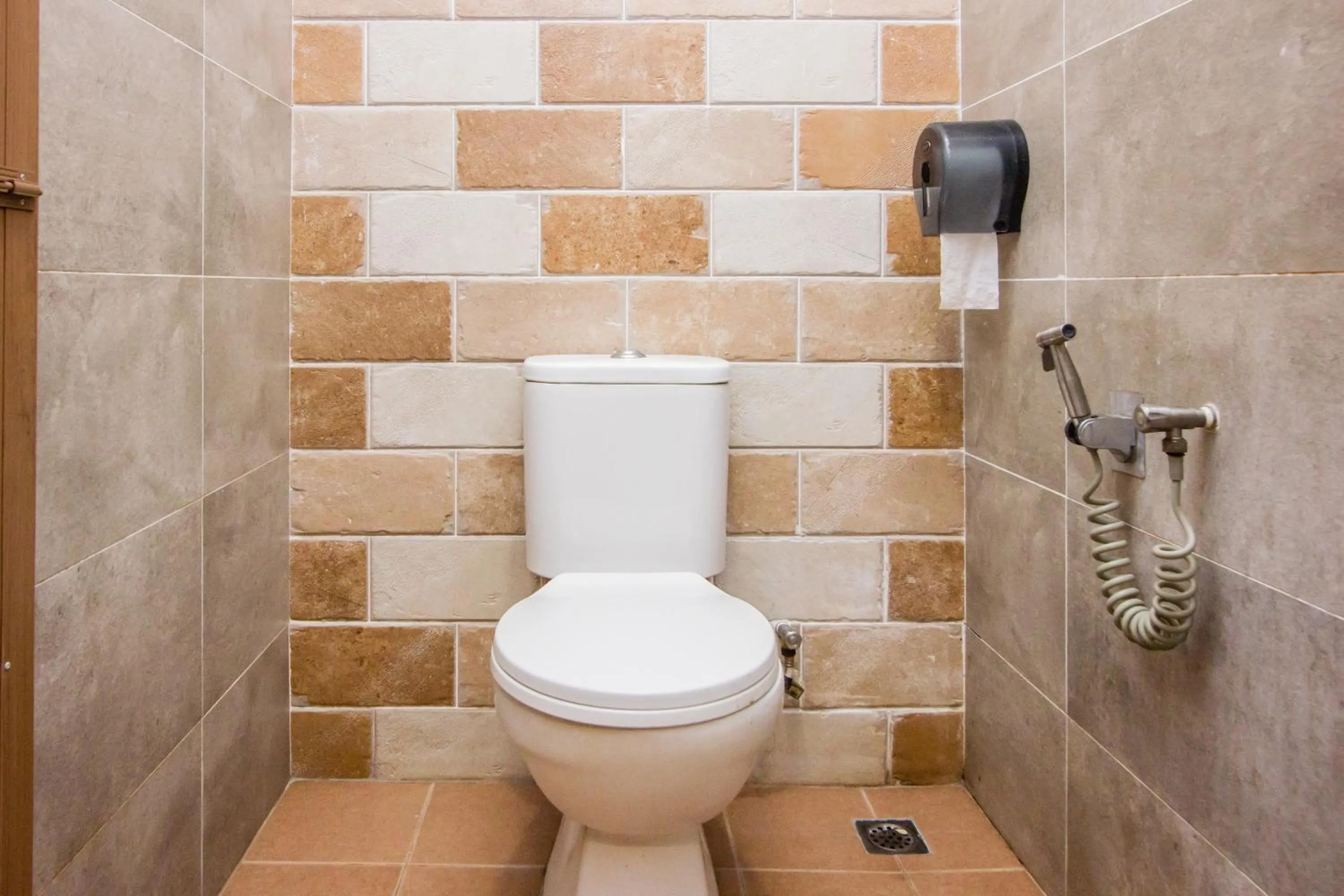 Toilet in Surprised Homestay by uBook