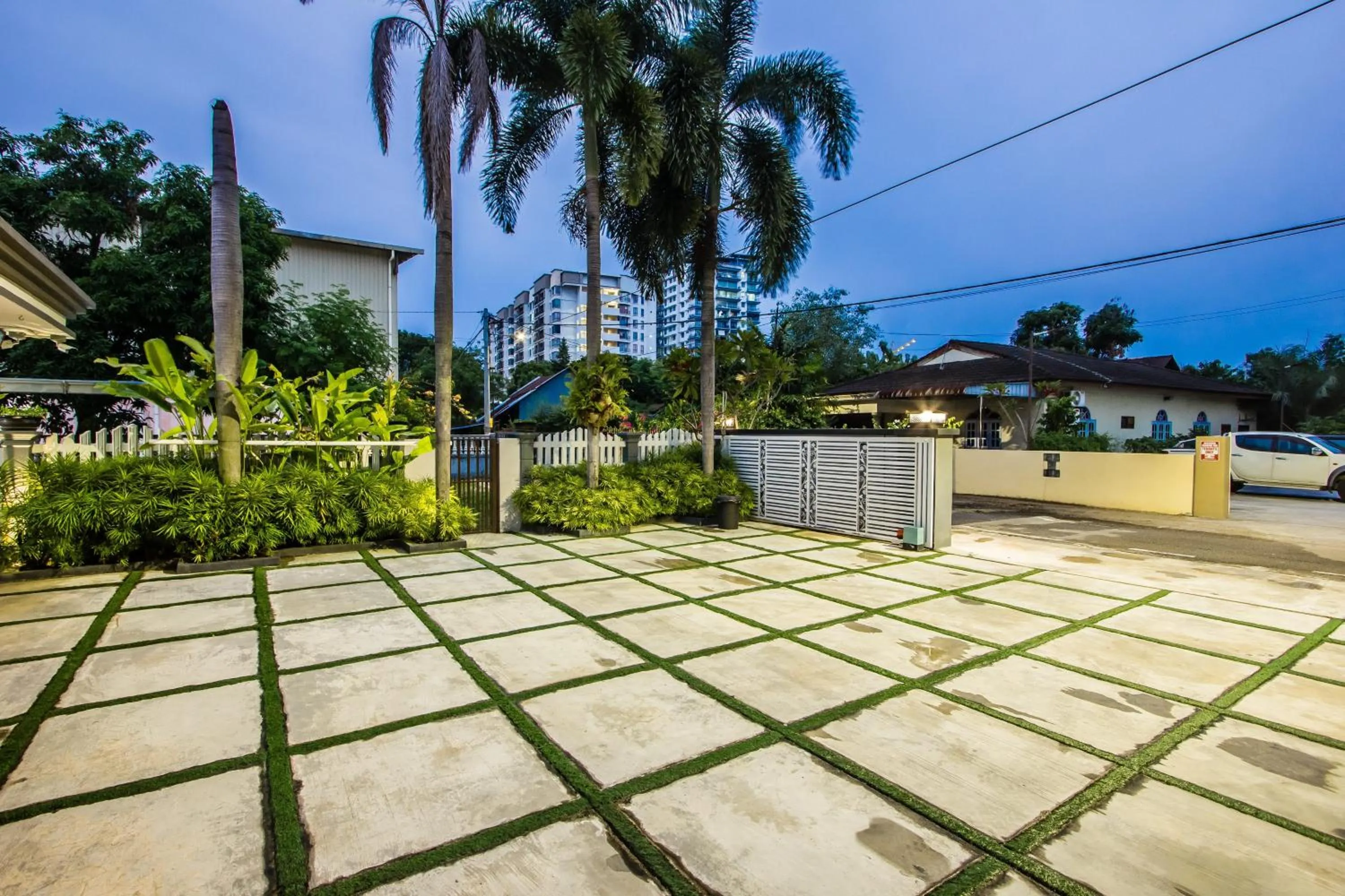 Neighbourhood in Surprised Homestay by uBook