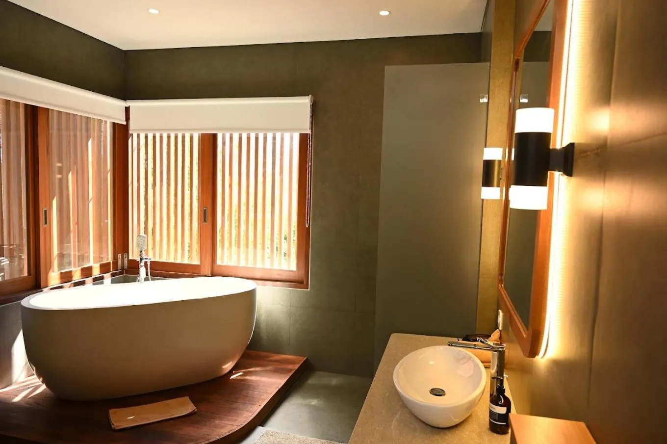 Bathroom in Villa Suarga Des Anicca