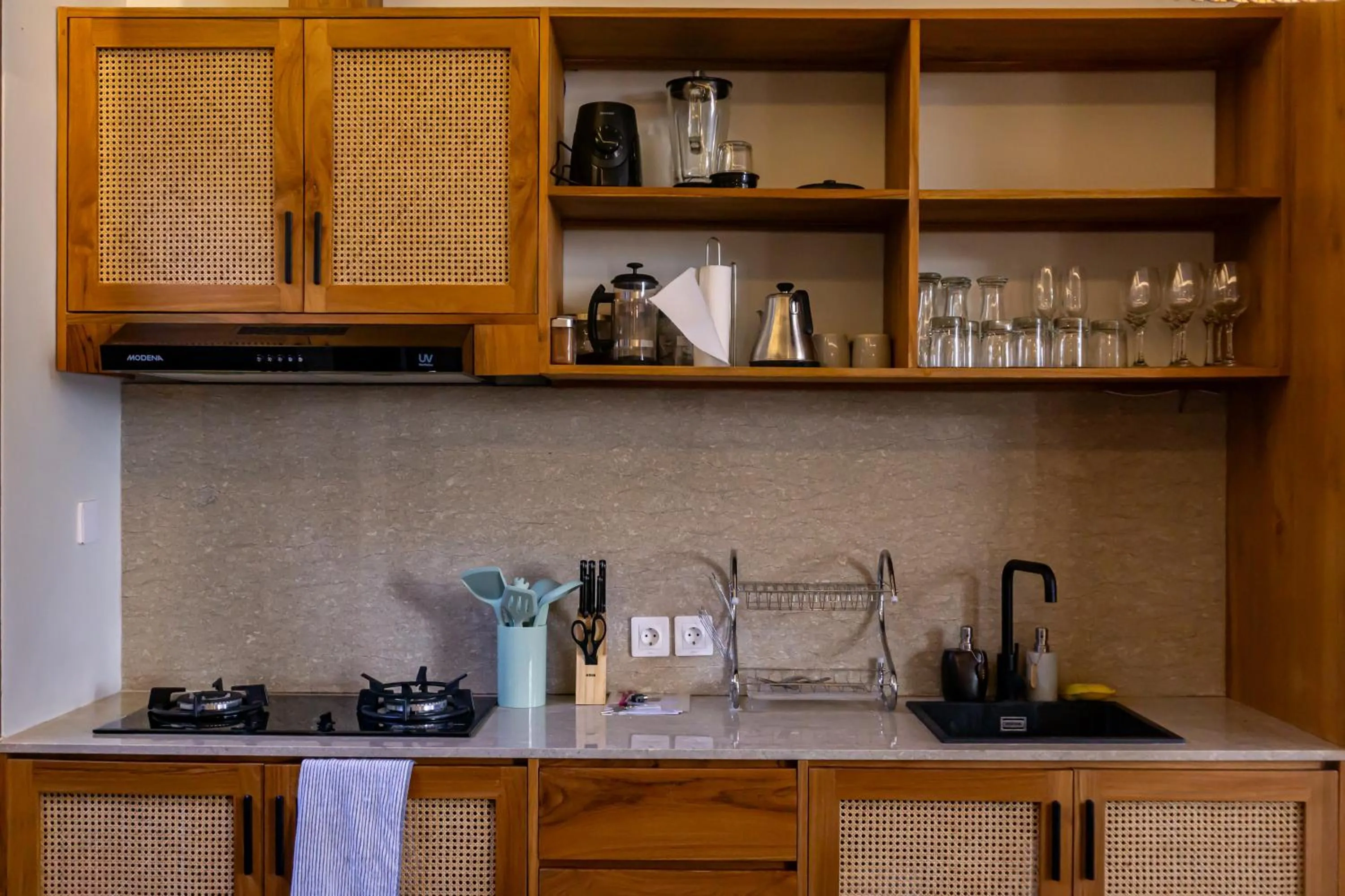 Coffee/tea facilities in Villa Suarga Des Anicca
