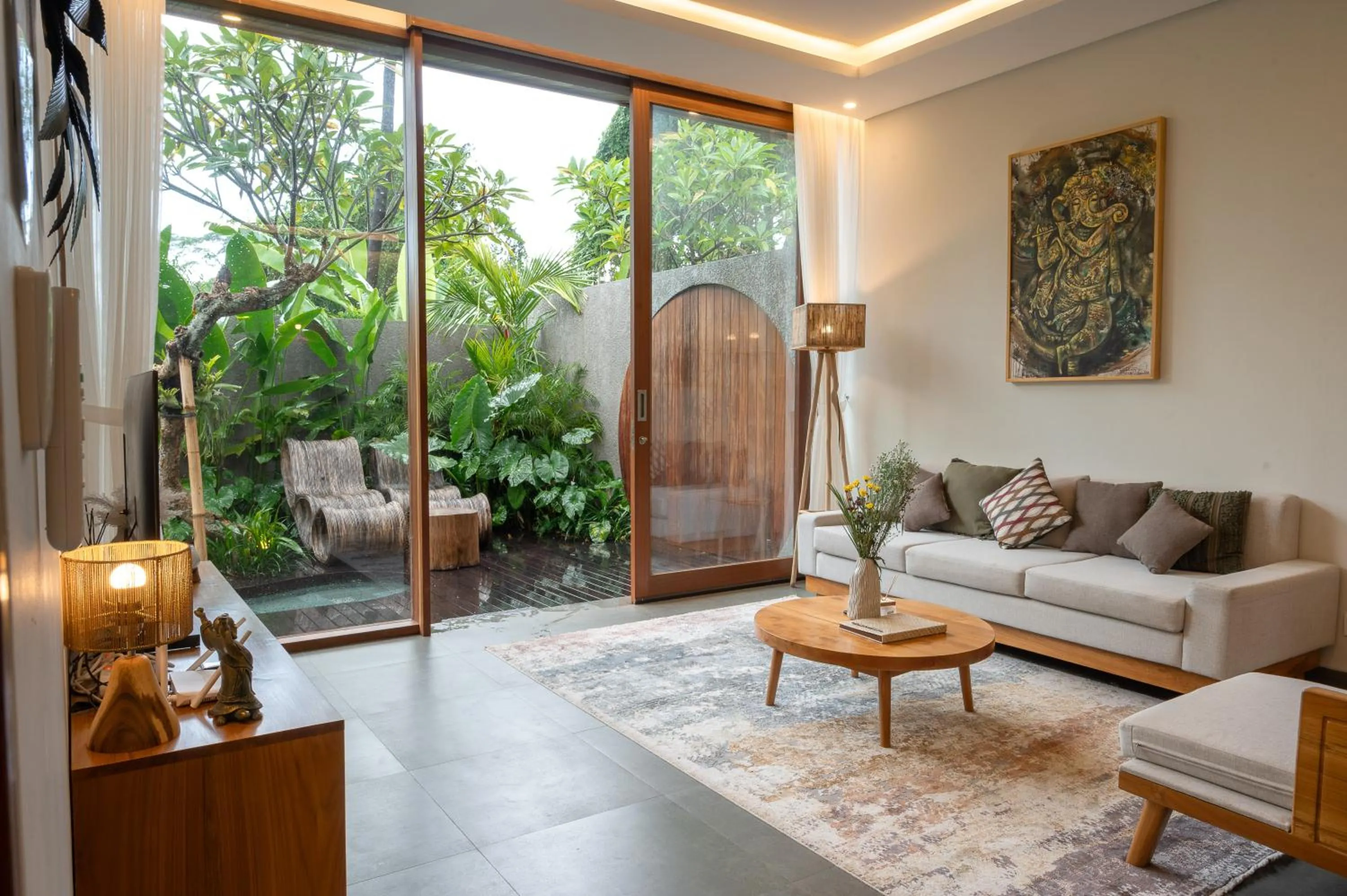 Garden in Villa Suarga Des Anicca