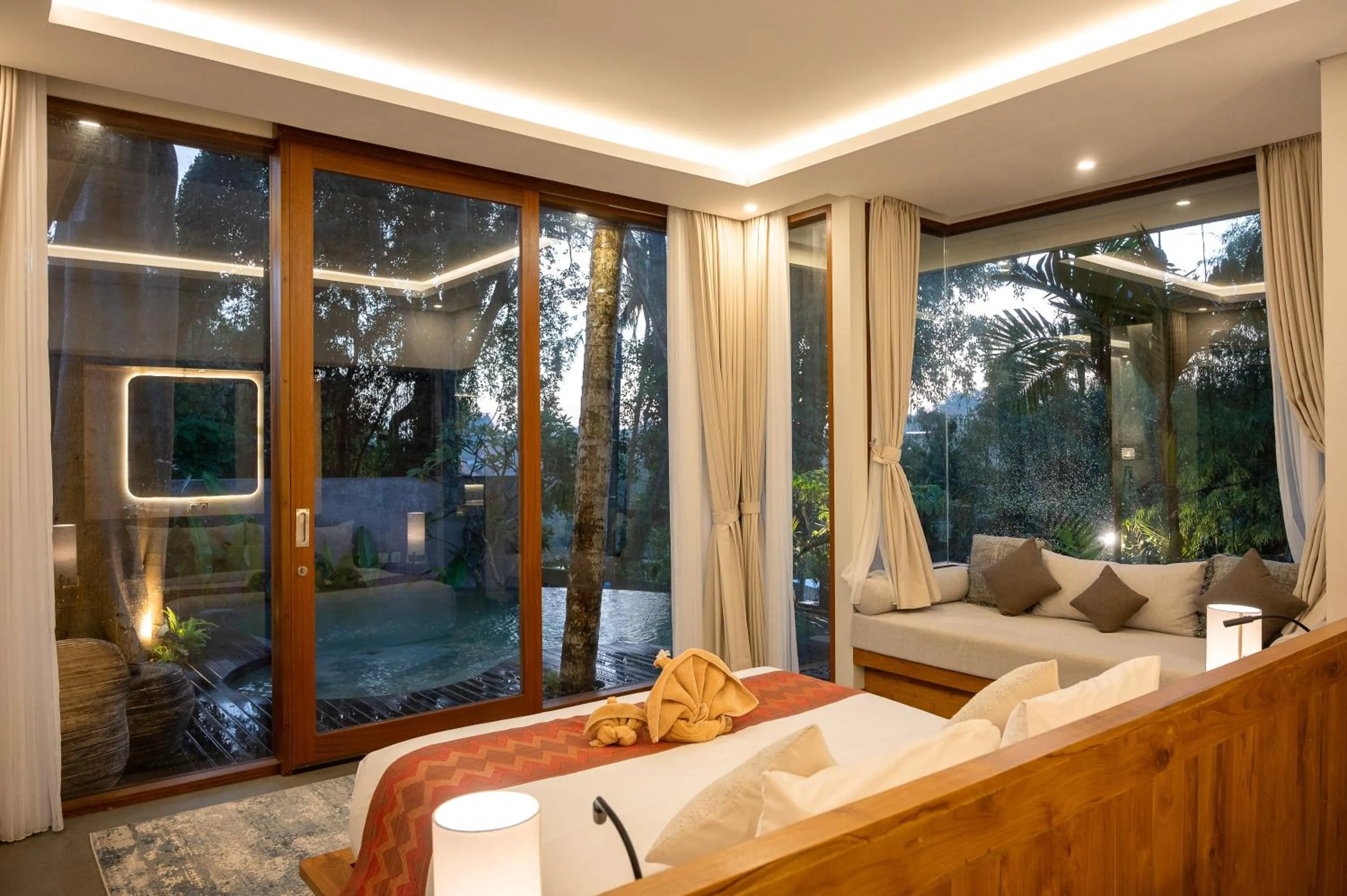 Bed in Villa Suarga Des Anicca