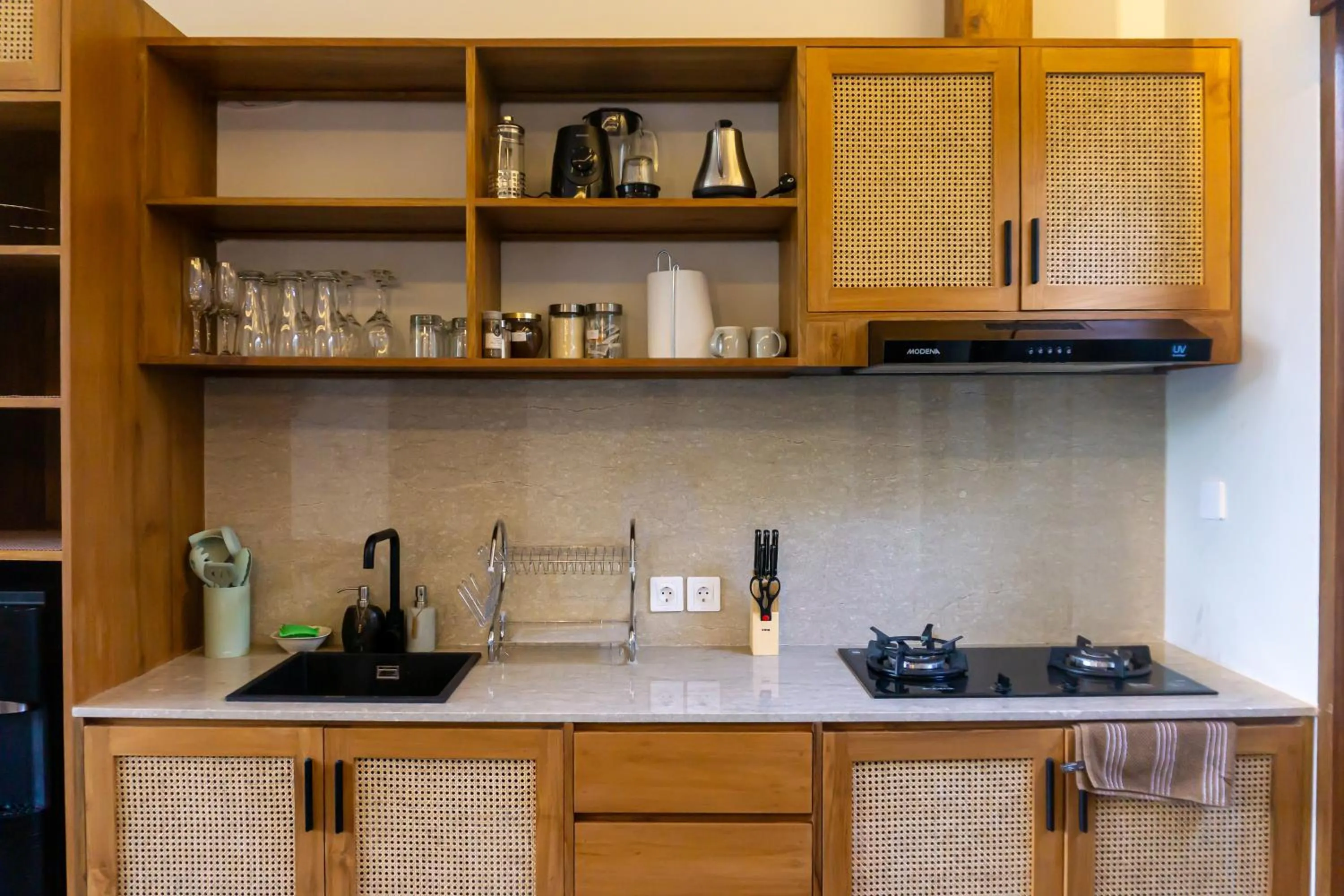 Coffee/tea facilities in Villa Suarga Des Anicca