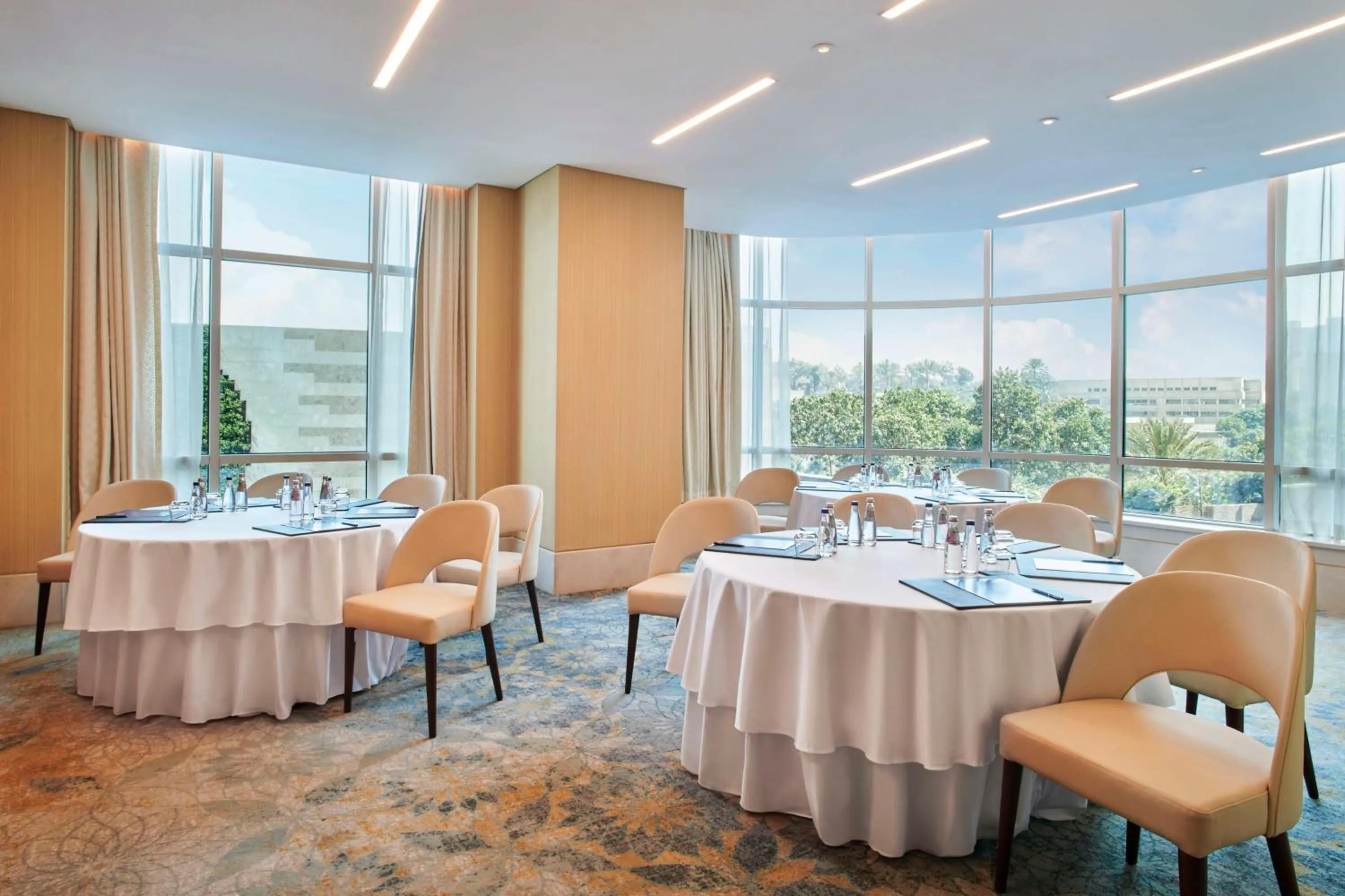 Meeting/conference room in Hilton Cairo Nile Maadi