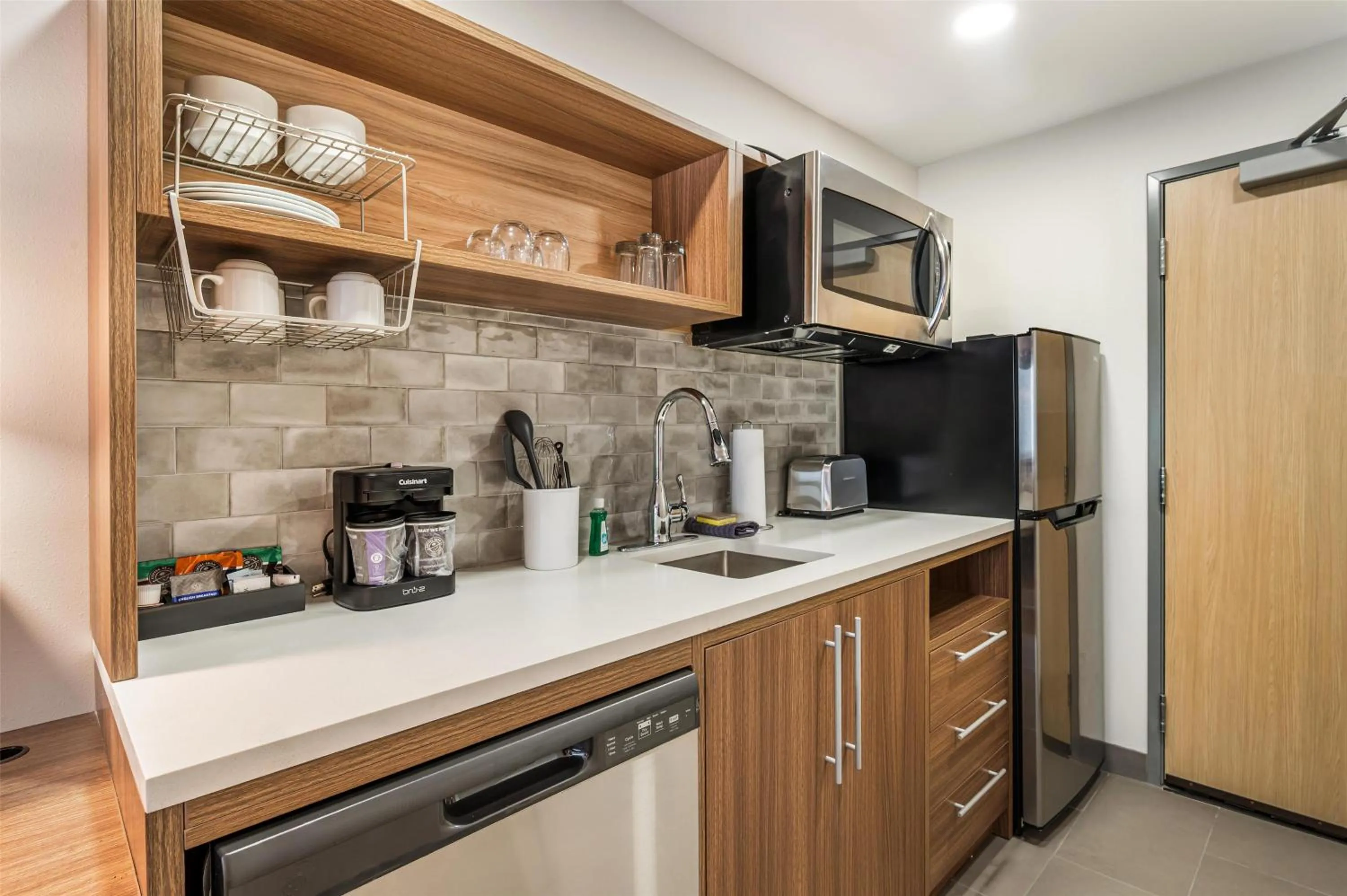 Kitchen or kitchenette in Home2 Suites By Hilton Harrisonburg University