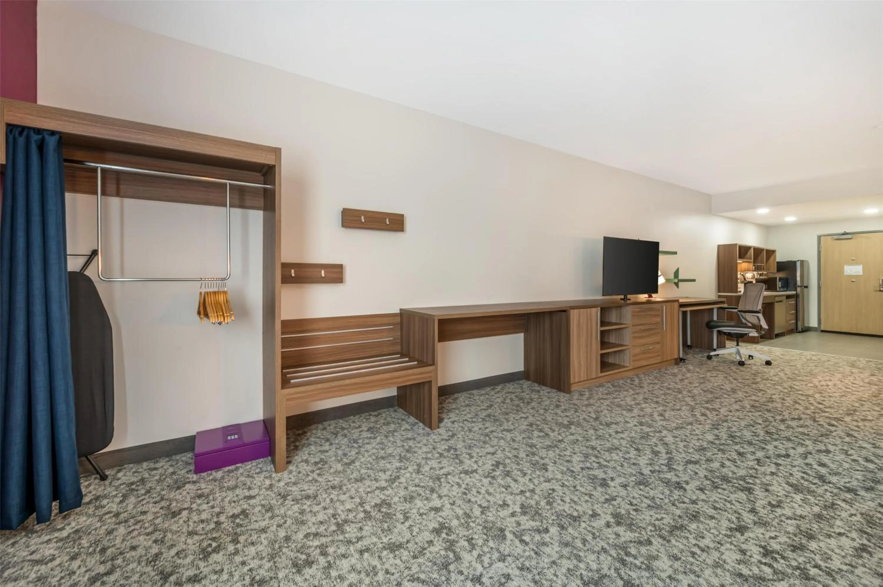 Kitchen or kitchenette in Home2 Suites By Hilton Harrisonburg University
