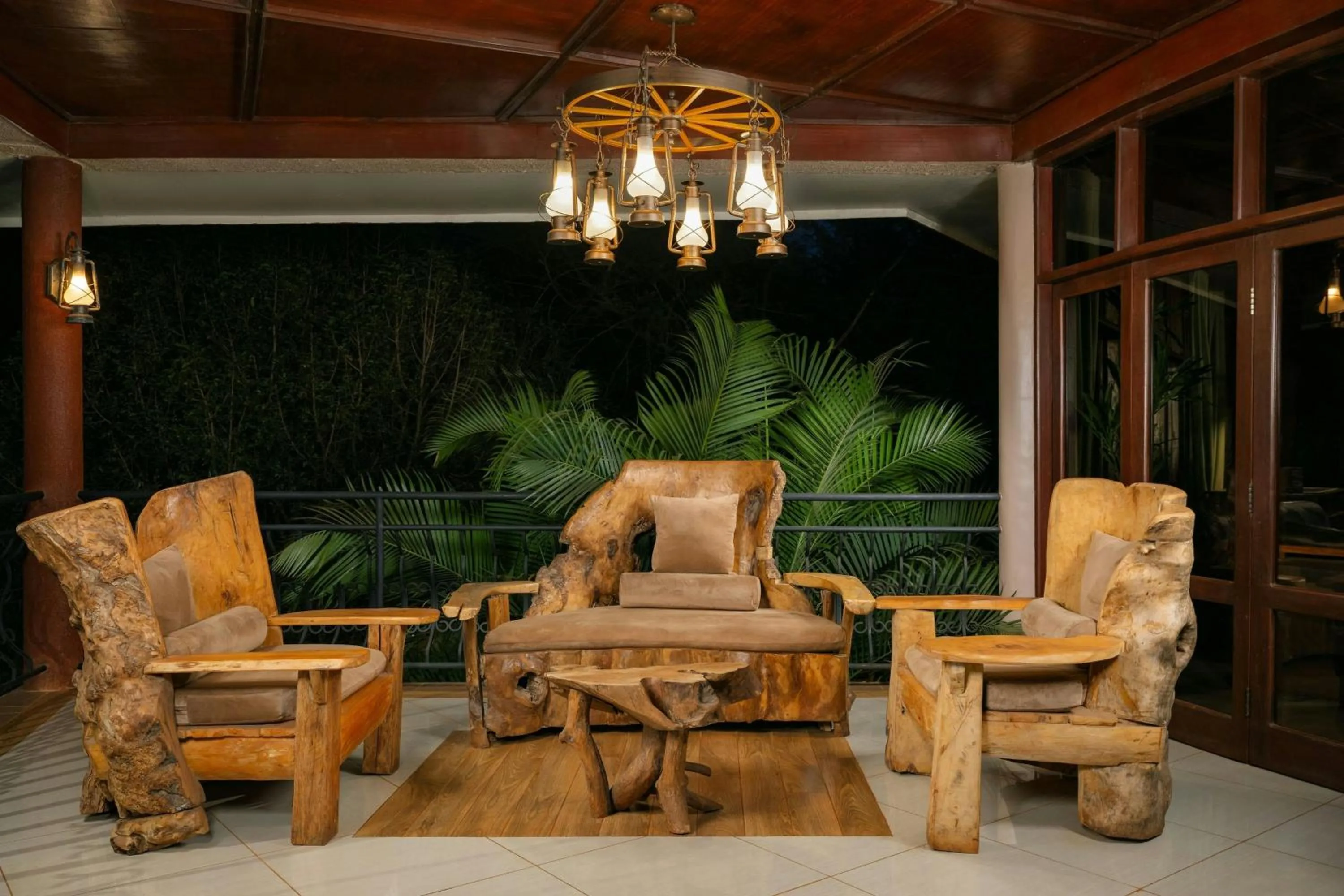 Lounge or bar in Turaco Ngorongoro Valley, a Tribute Portfolio Lodge