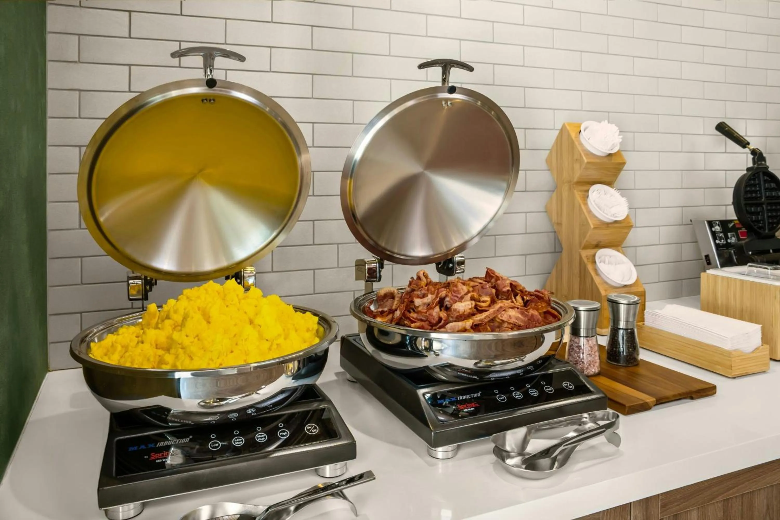 Breakfast in Fairfield by Marriott Inn & Suites Gravenhurst Muskoka