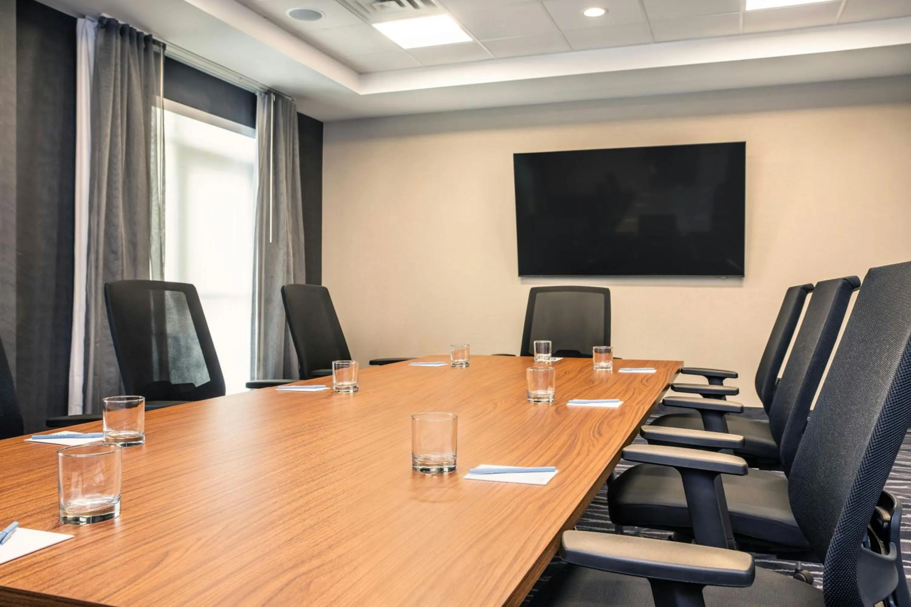 Meeting/conference room in Fairfield by Marriott Inn & Suites Gravenhurst Muskoka