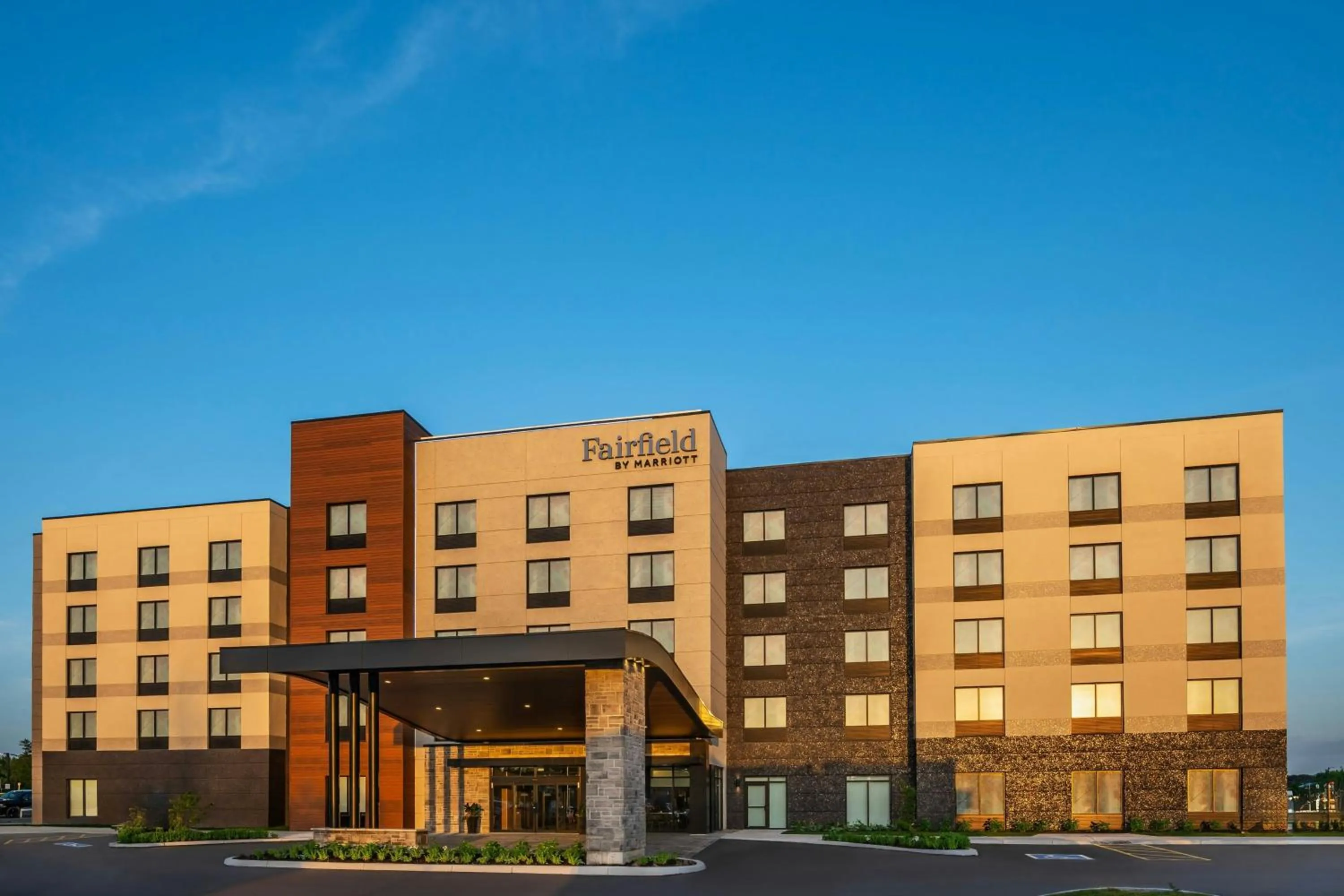Property building in Fairfield by Marriott Inn & Suites Gravenhurst Muskoka