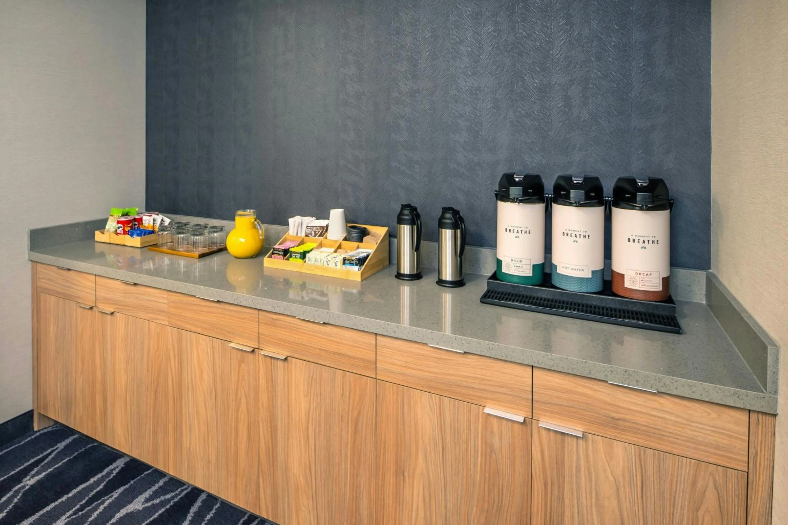 Meeting/conference room in Fairfield by Marriott Inn & Suites Gravenhurst Muskoka