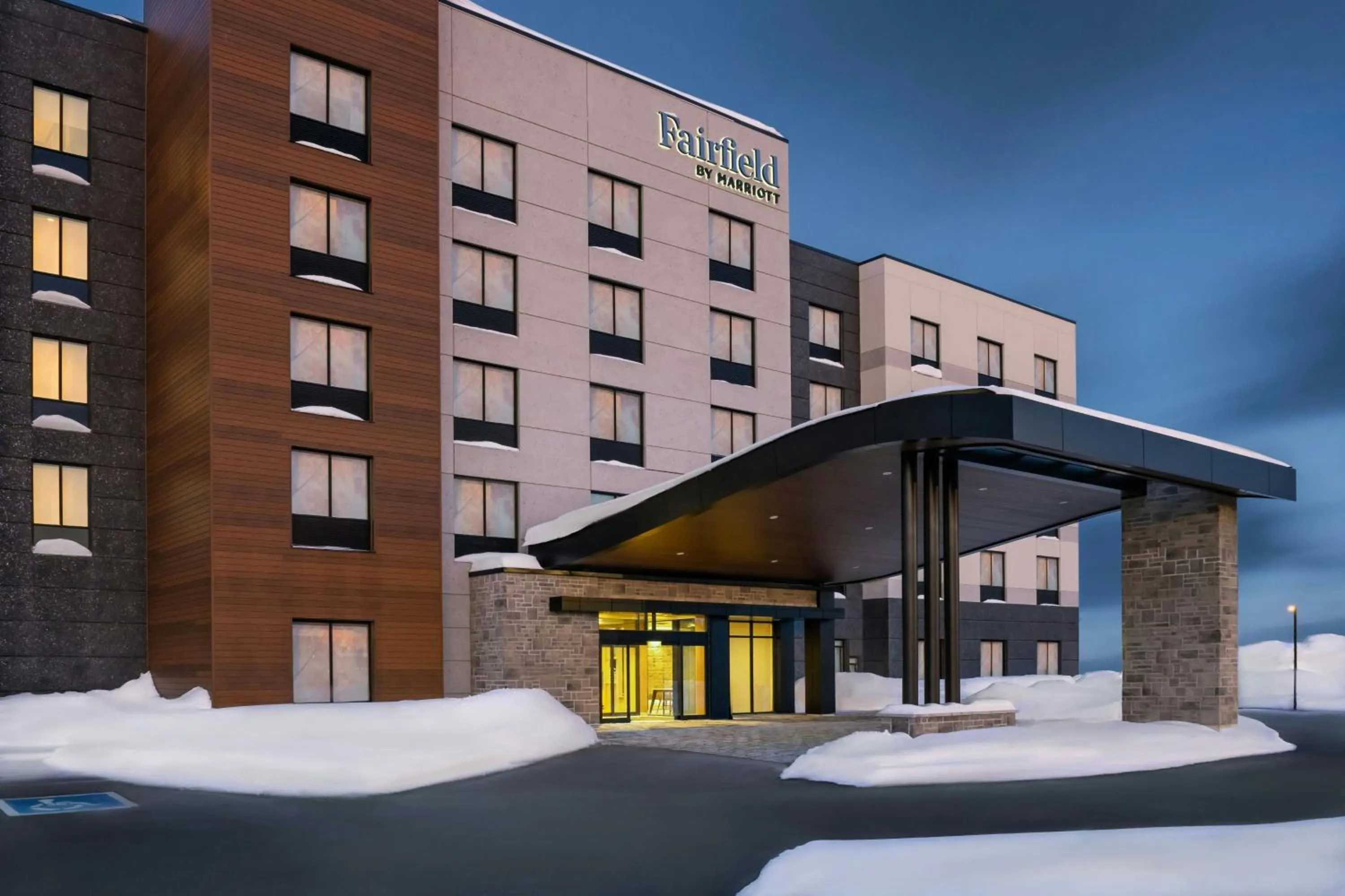 Property building in Fairfield by Marriott Inn & Suites Gravenhurst Muskoka