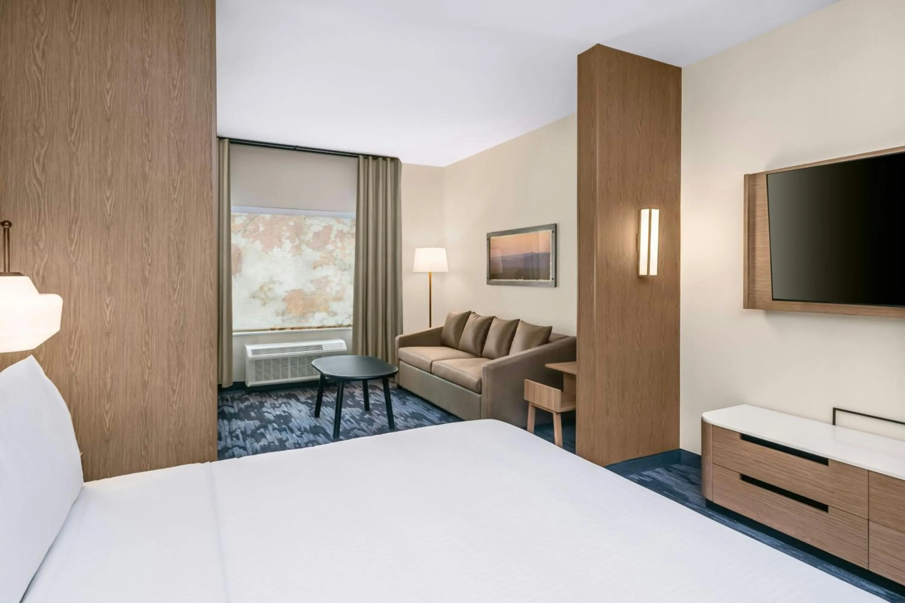 Photo of the whole room, Bed in Fairfield by Marriott Inn & Suites Gravenhurst Muskoka