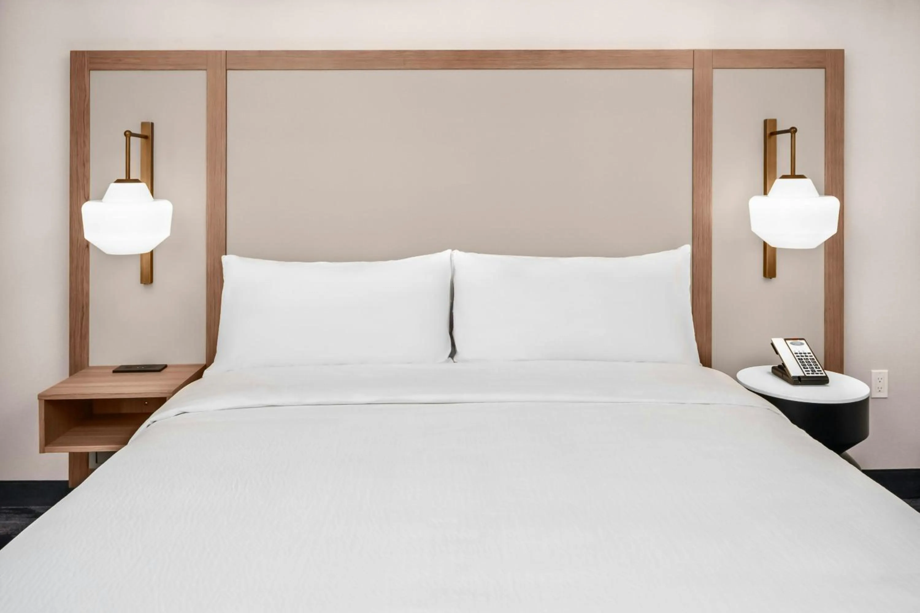 Photo of the whole room, Bed in Fairfield by Marriott Inn & Suites Gravenhurst Muskoka