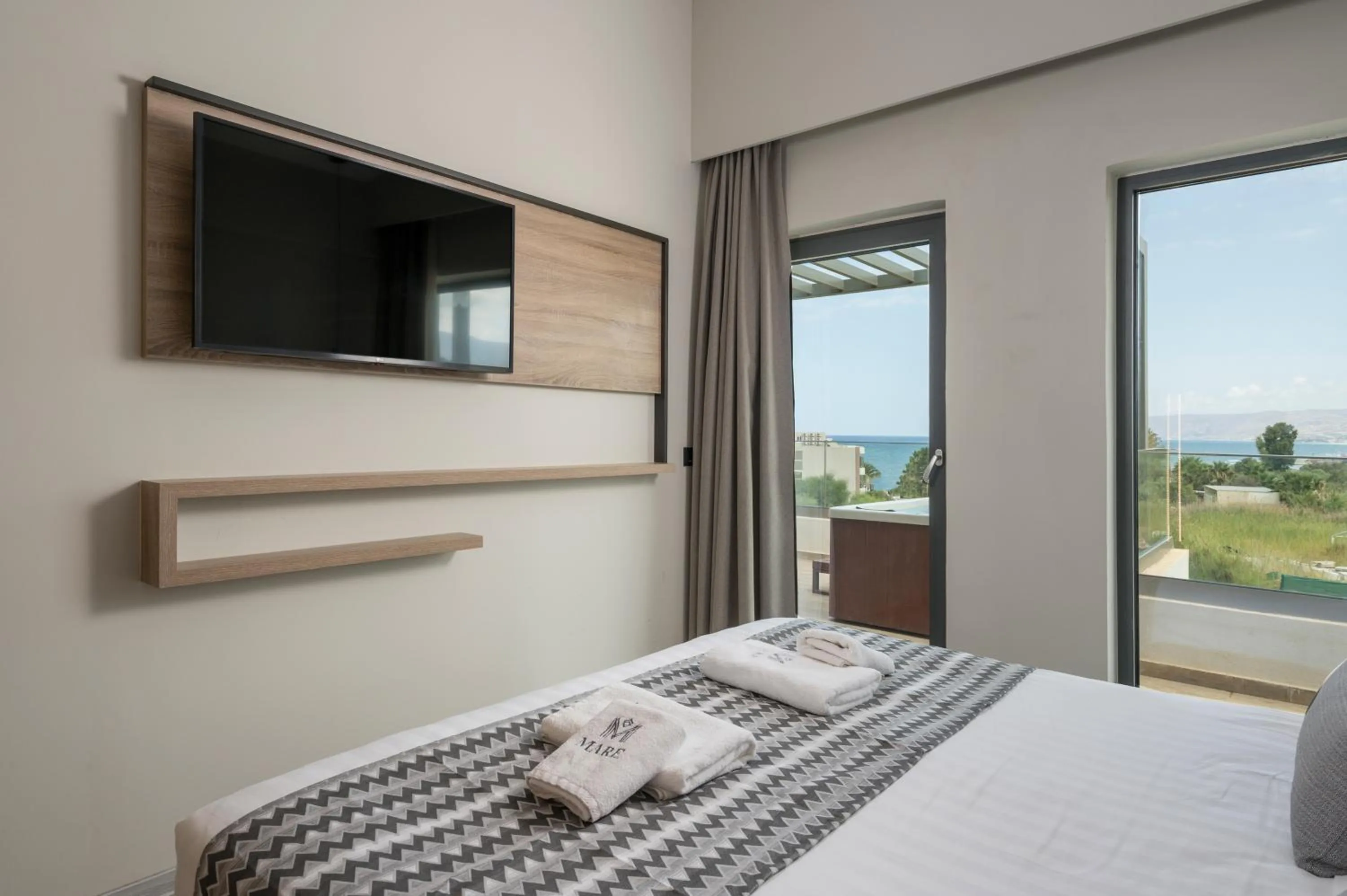 TV and multimedia, Bed in Mare Village Hotel