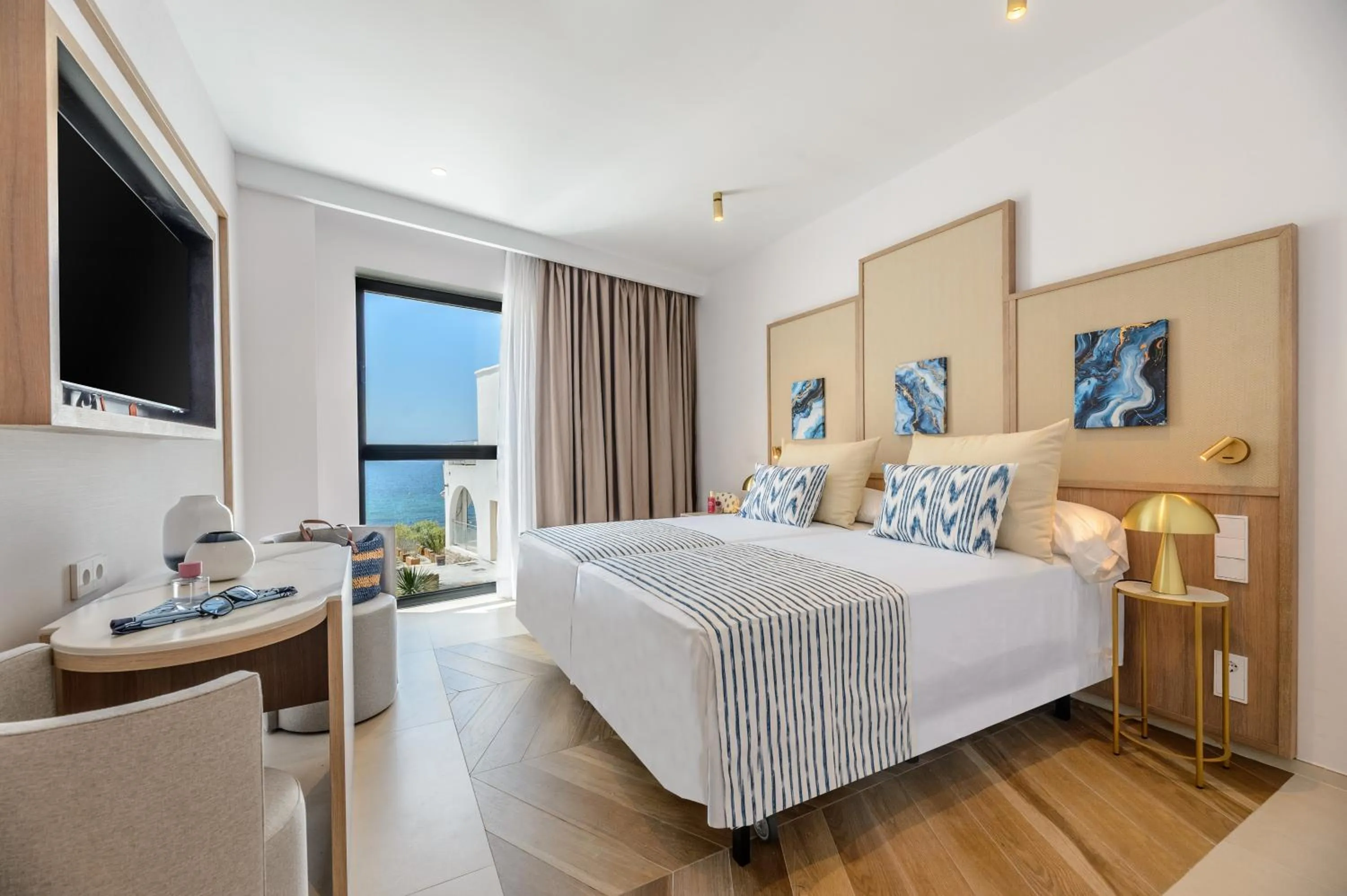 Photo of the whole room, Bed in Hotel Vibra Yamm Sunset -New Opening 2025