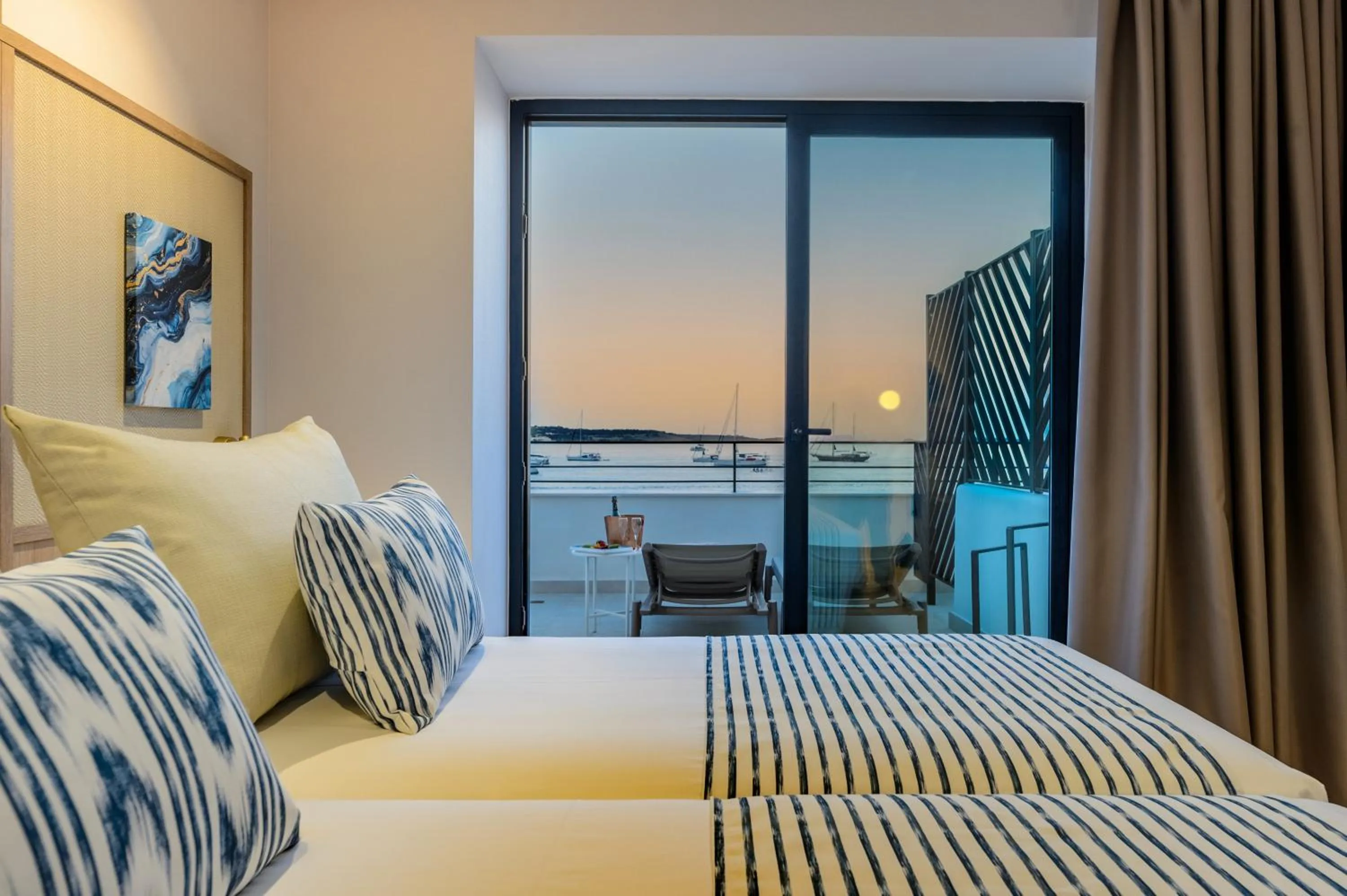 View (from property/room), Bed in Hotel Vibra Yamm Sunset -New Opening 2025