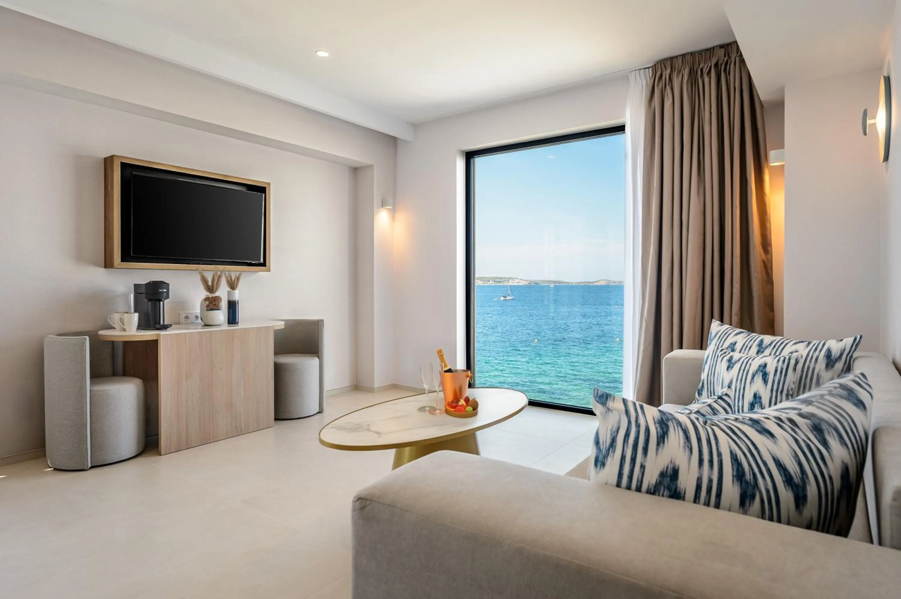 Seating area in Hotel Vibra Yamm Sunset -New Opening 2025