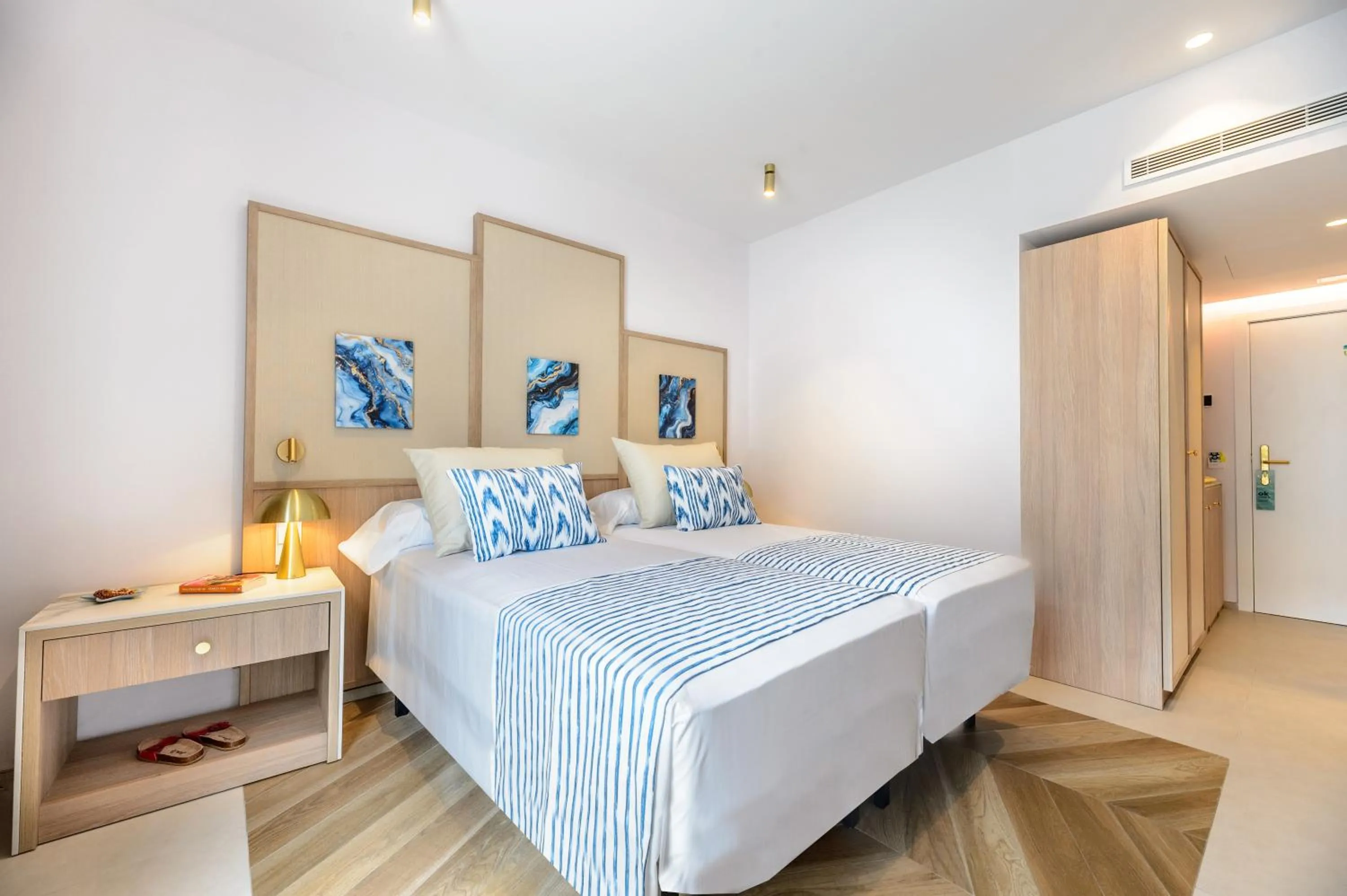 Photo of the whole room, Bed in Hotel Vibra Yamm Sunset -New Opening 2025