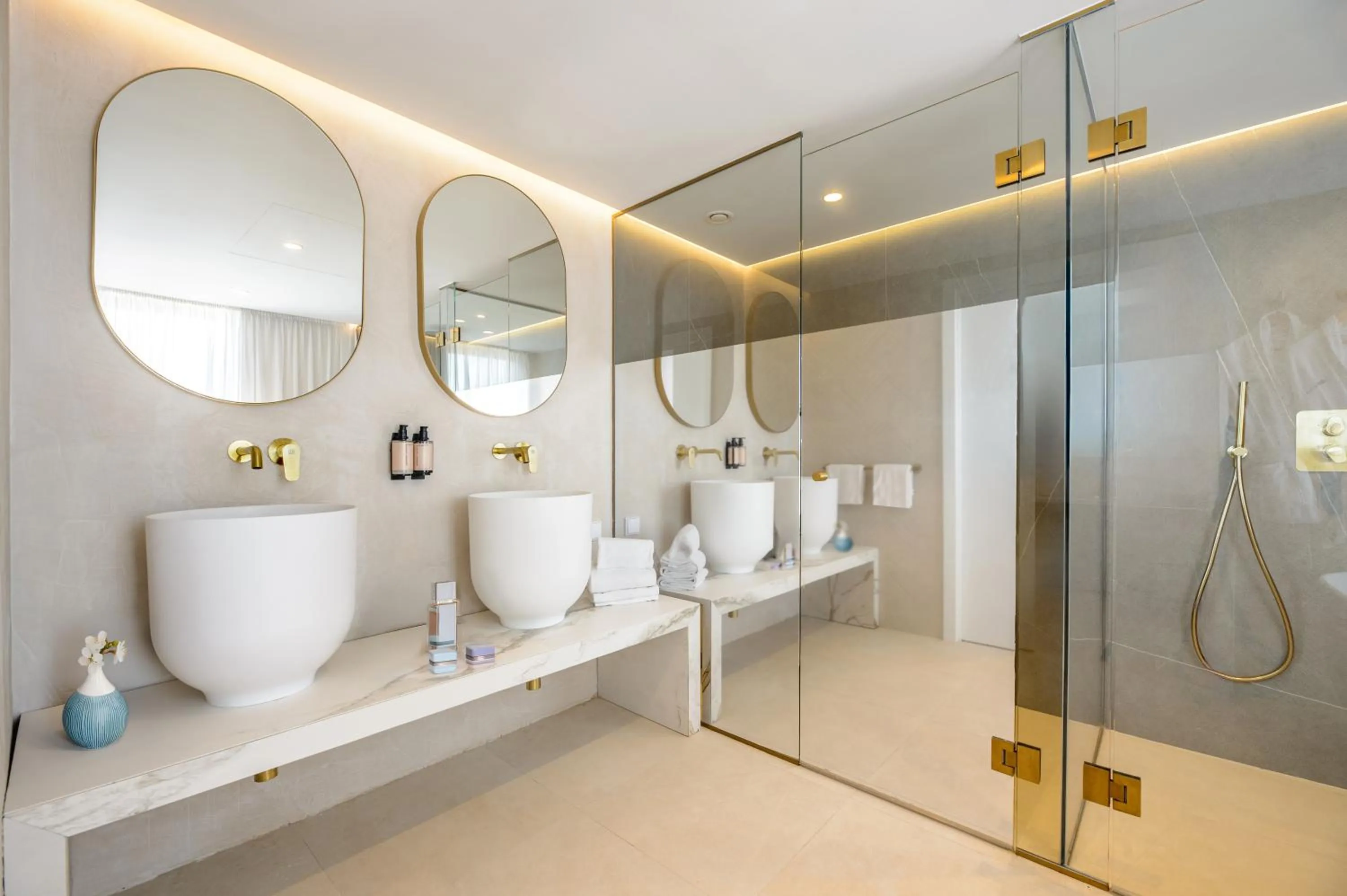 Bathroom in Hotel Vibra Yamm Sunset -New Opening 2025