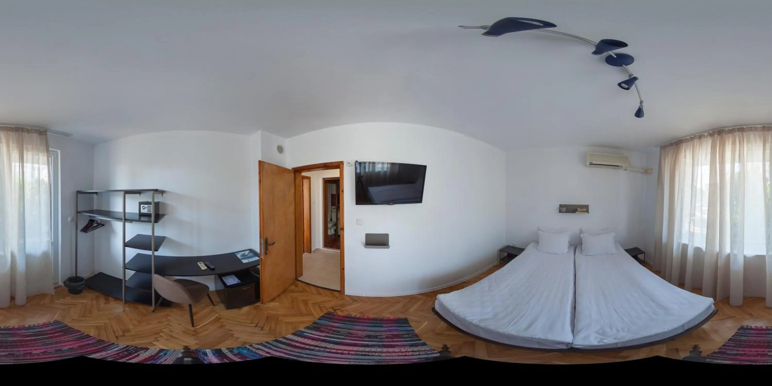 Two-Bedroom Apartment in Hotel Mistral