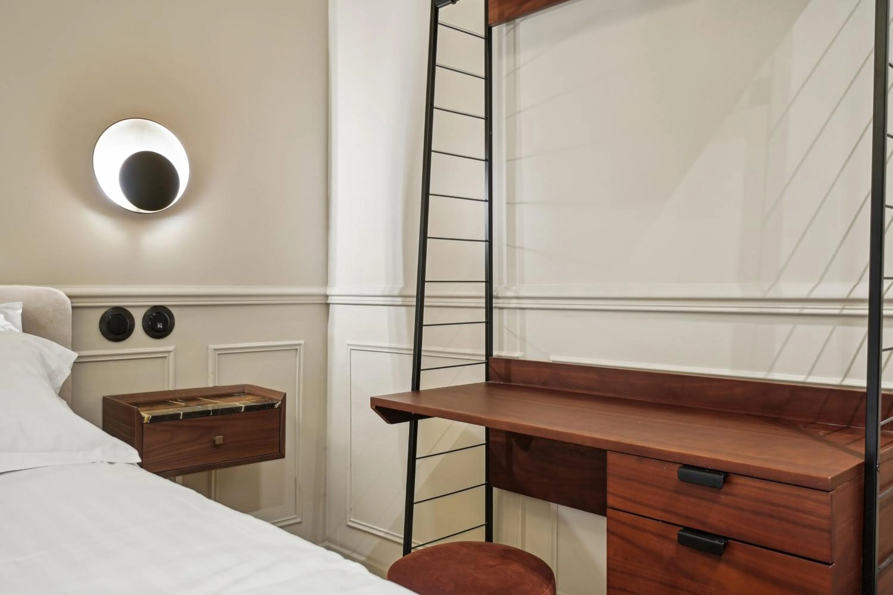 Bedroom, Bed in Hôtel Clémence