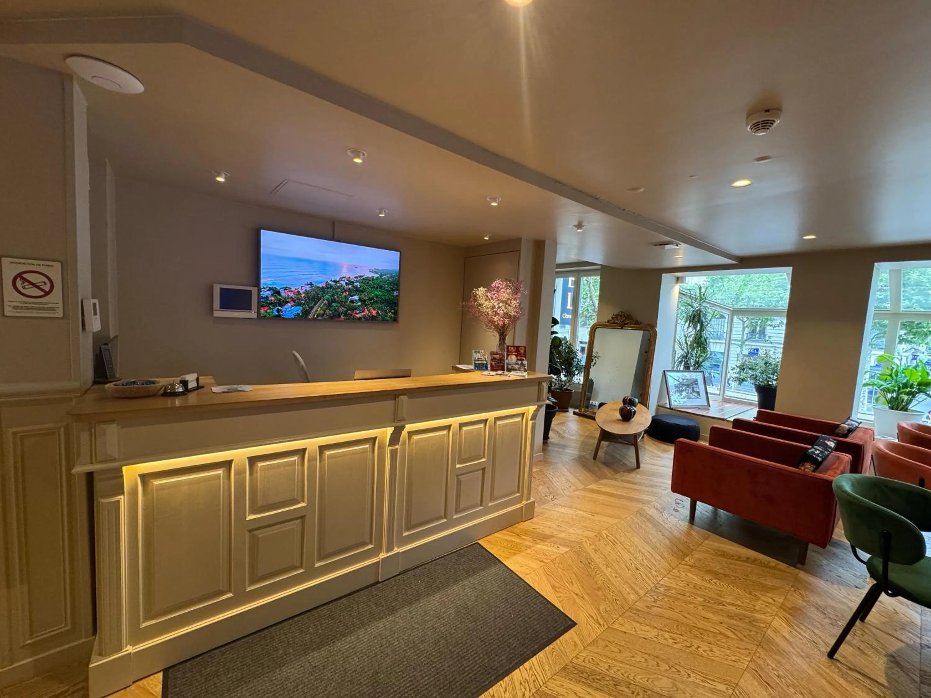 Lobby or reception in Hôtel Clémence
