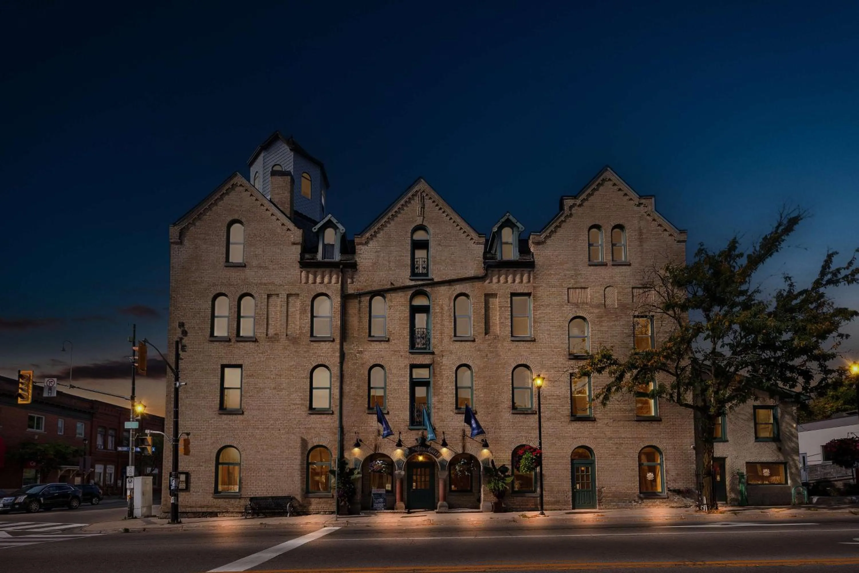 Property building in The Arlington Hotel - BW Signature Collection